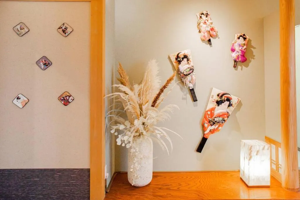 Decorative detail in THE BLAUBAUM TOYA