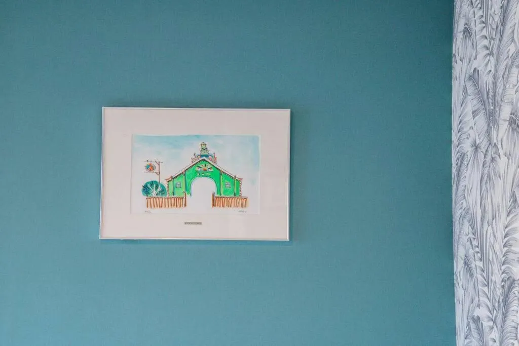 Decorative detail in THE BLAUBAUM TOYA