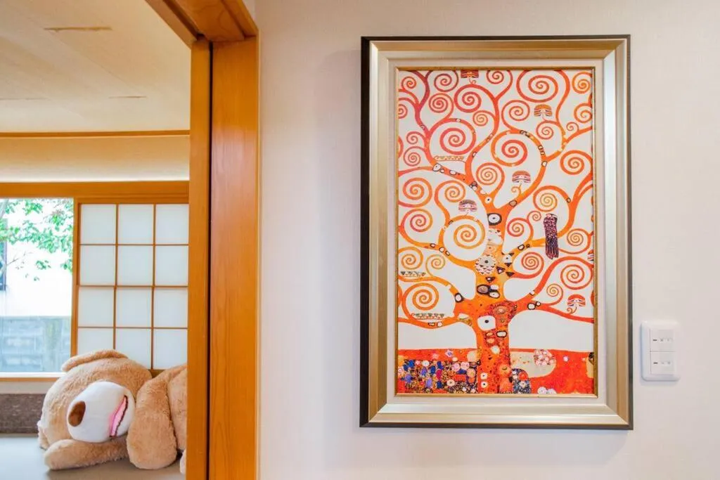 Decorative detail in THE BLAUBAUM TOYA