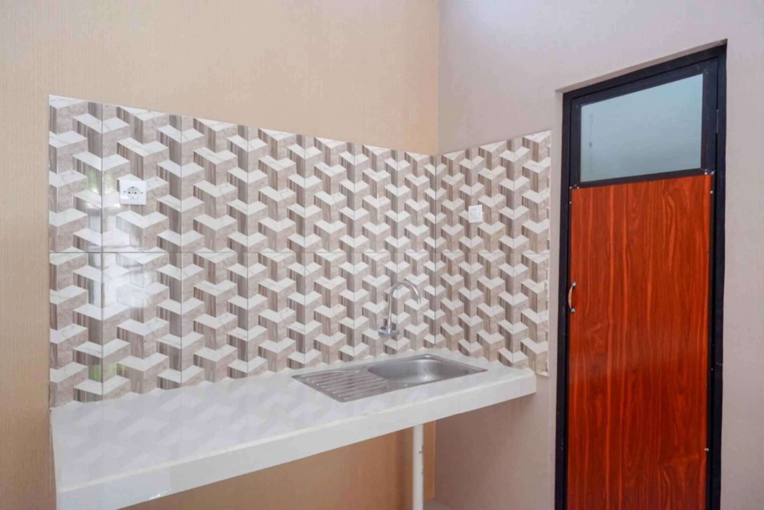 RedDoorz Syariah near Stasiun Gumilir Cilacap