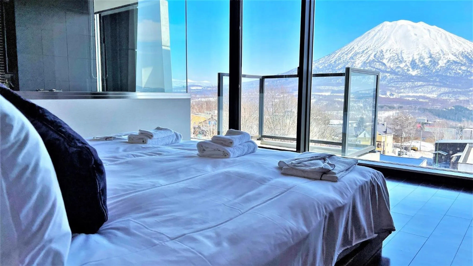 Bedroom, Bed in Miru Nozomi Views