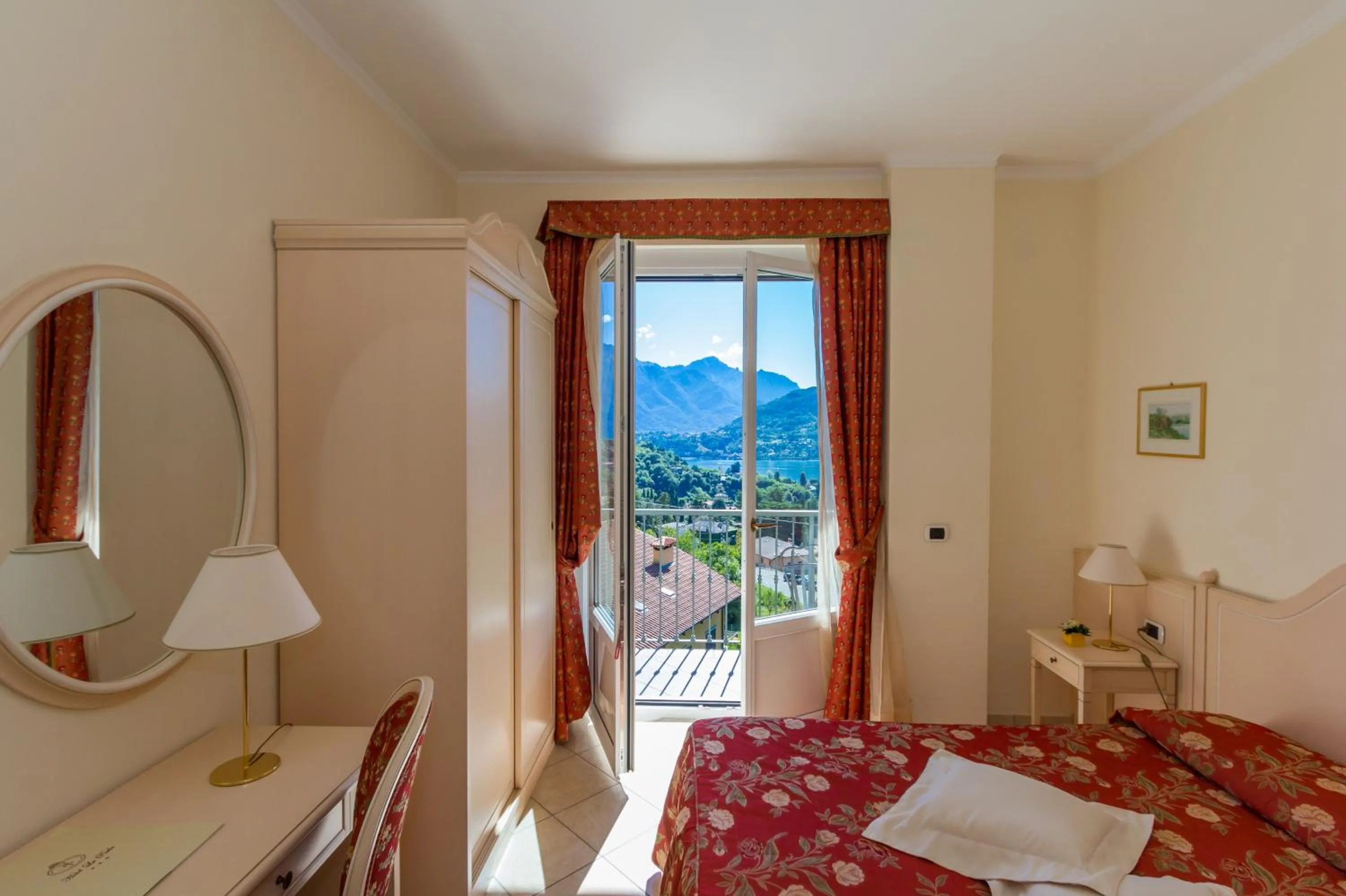 Day, Bed in Hotel La Perla