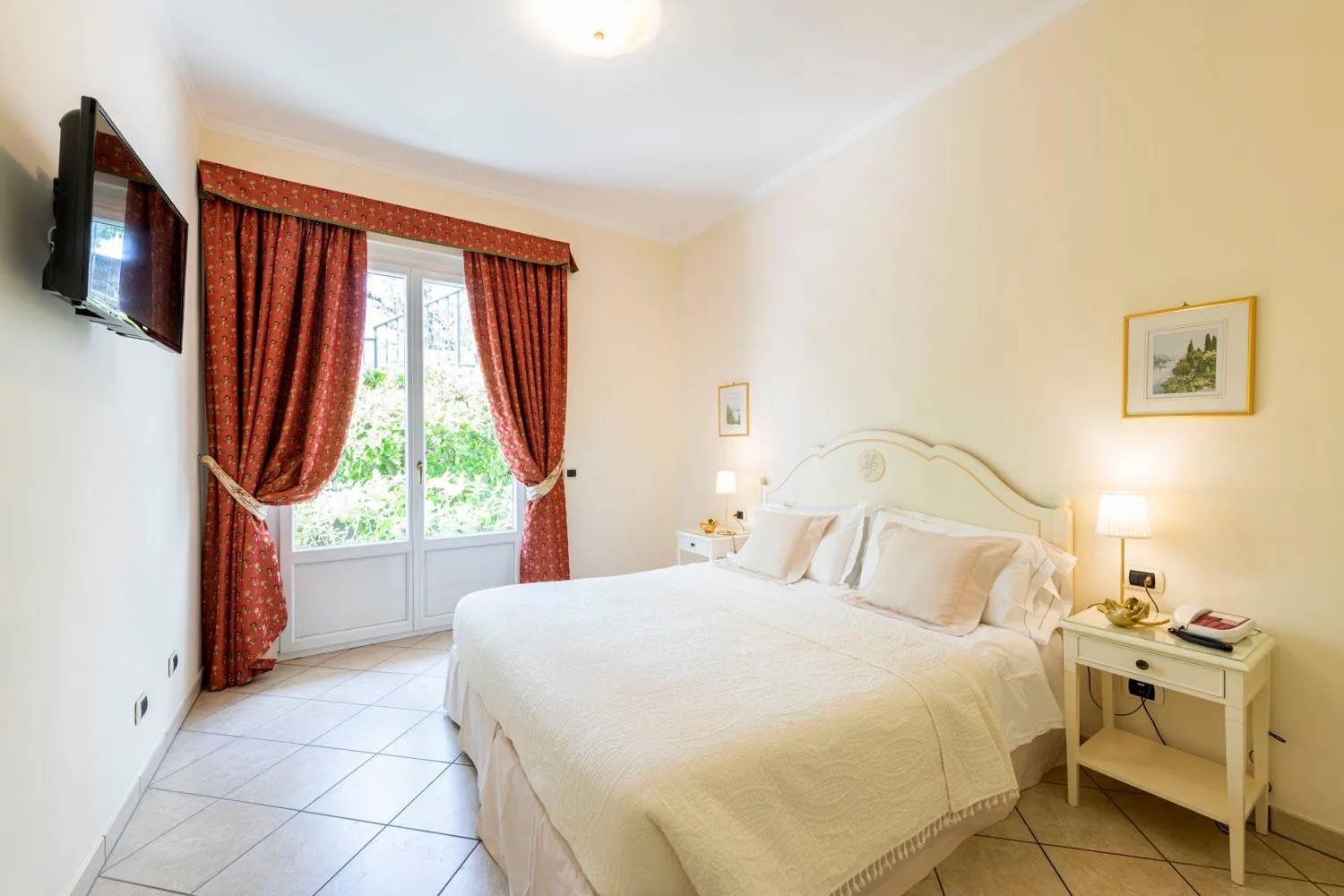 Bedroom, Bed in Hotel La Perla