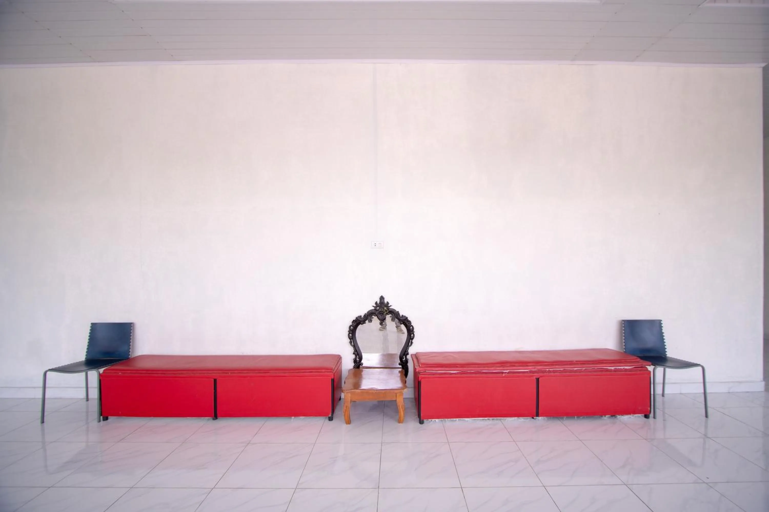 Living room in RedDoorz Syariah near Danau Lut Tawar Takengon 2