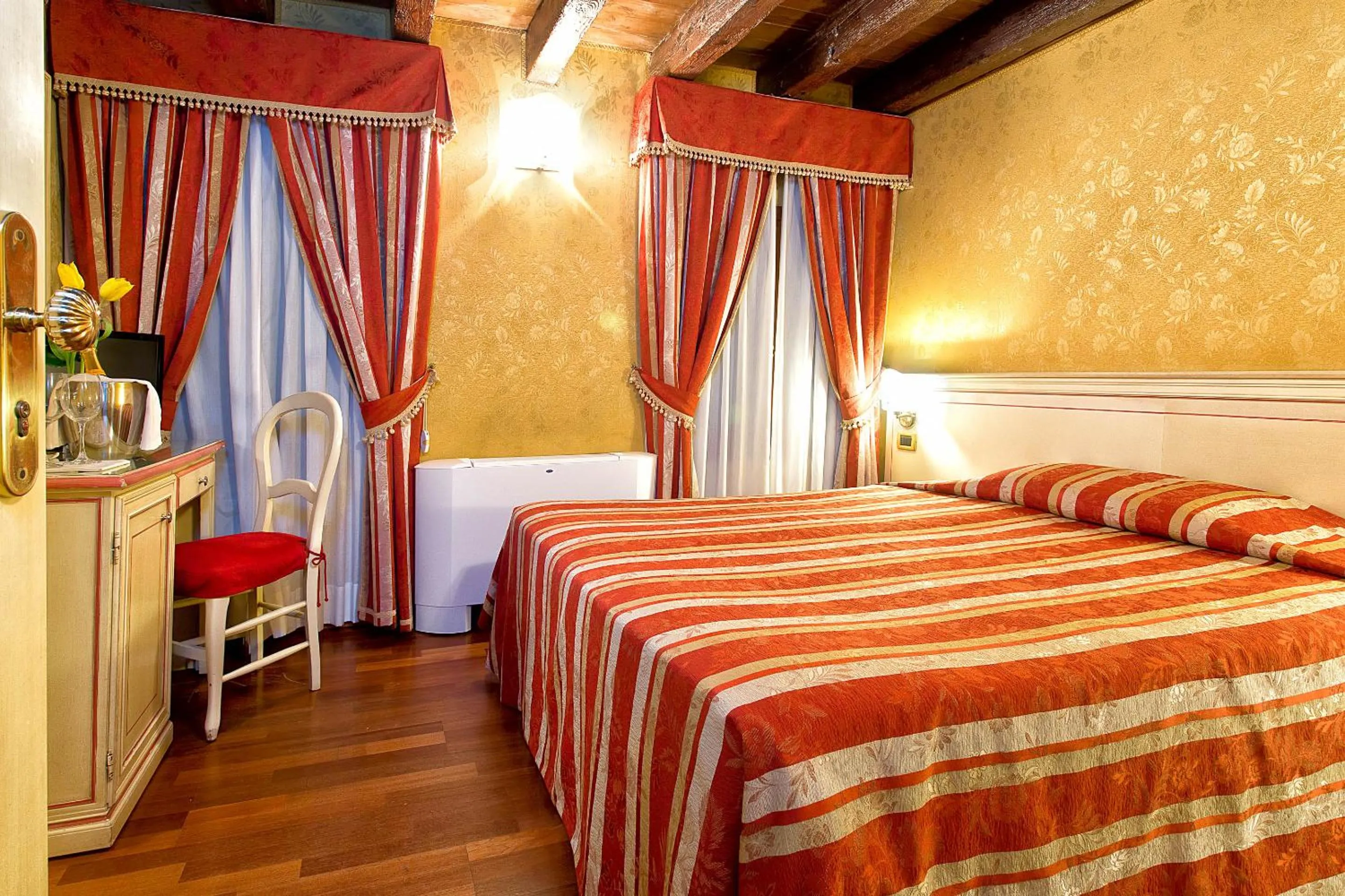Photo of the whole room, Bed in Ca' San Polo - Ferretti Hotels Collection