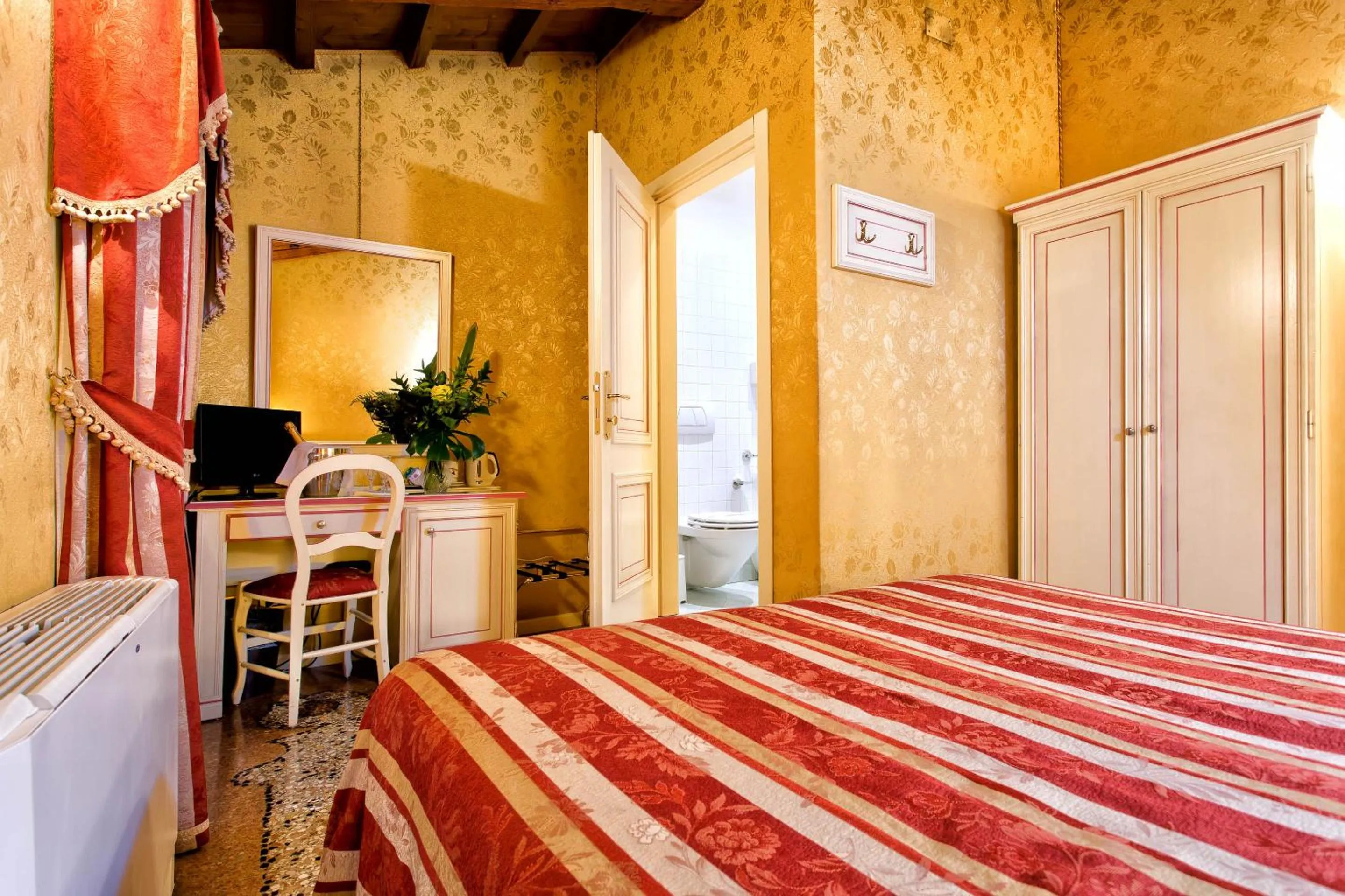 Bedroom, Bed in Ca' San Polo - Ferretti Hotels Collection