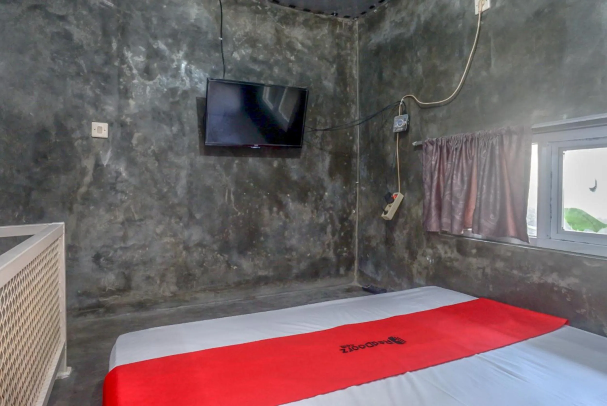 Bedroom, Bed in RedDoorz near Jumbo Mall Sragen