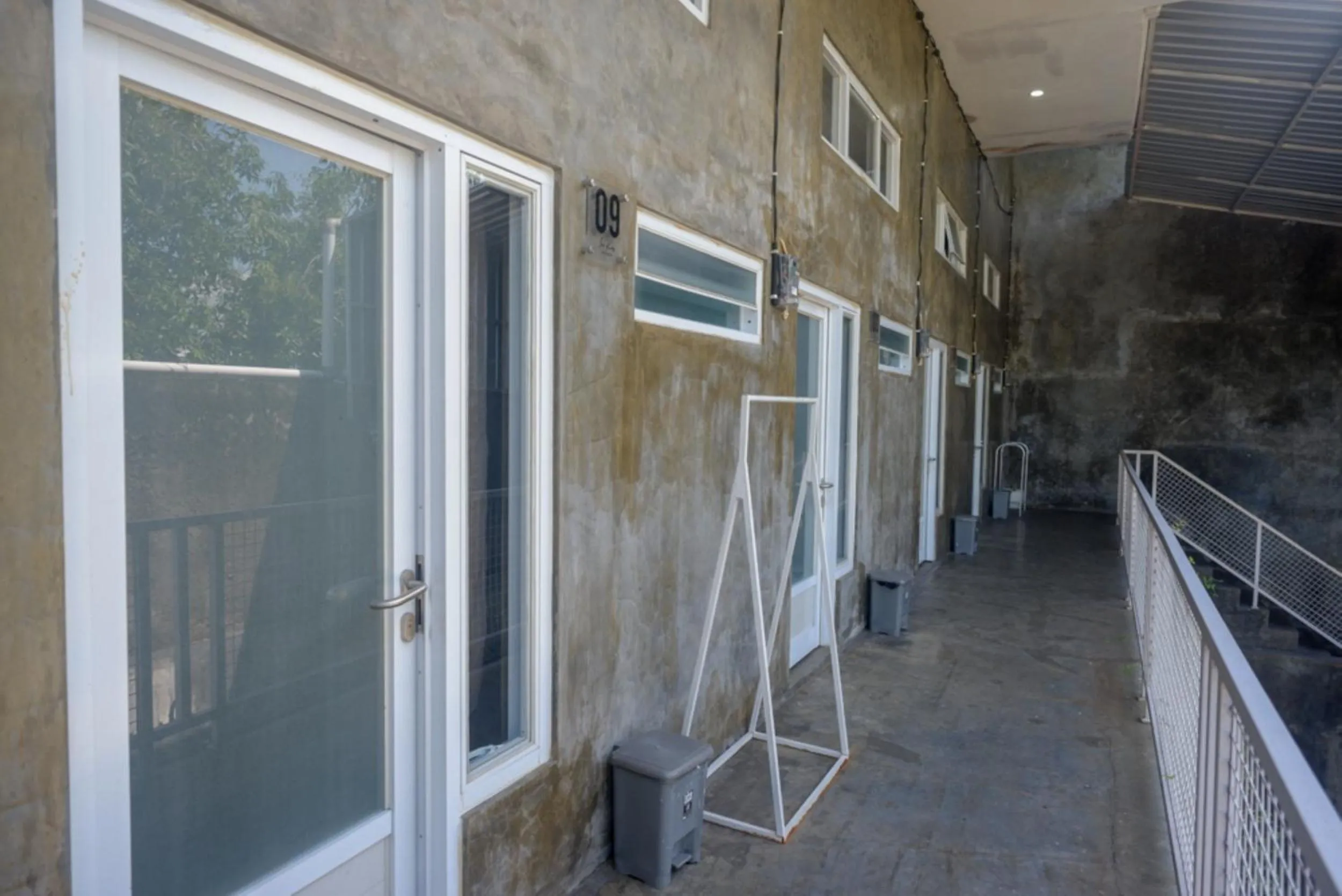 Patio in RedDoorz near Jumbo Mall Sragen