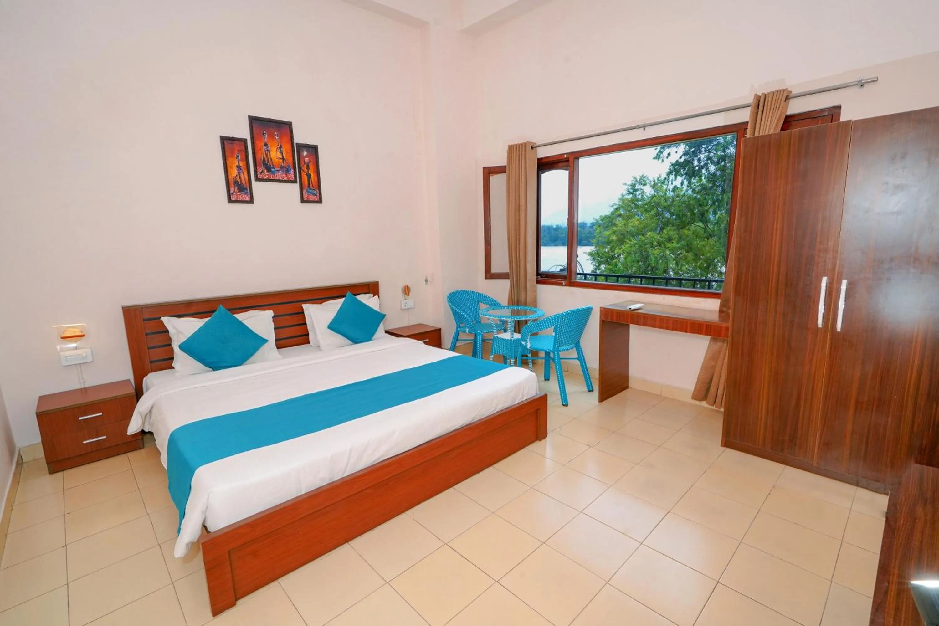 Bed in The Naga Rishikesh