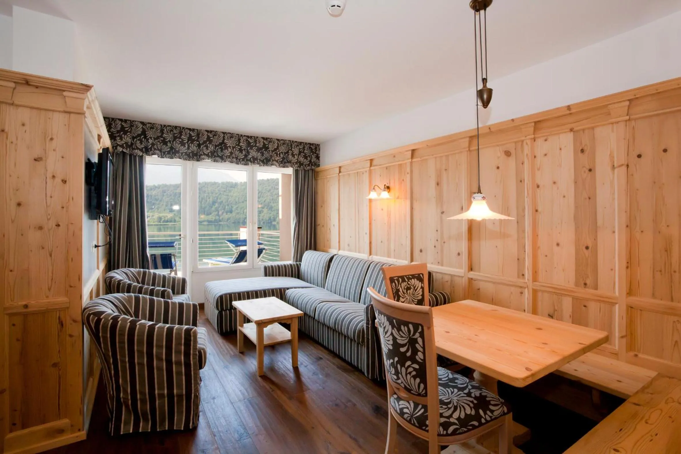 Seating area in Parc Hotel Du Lac