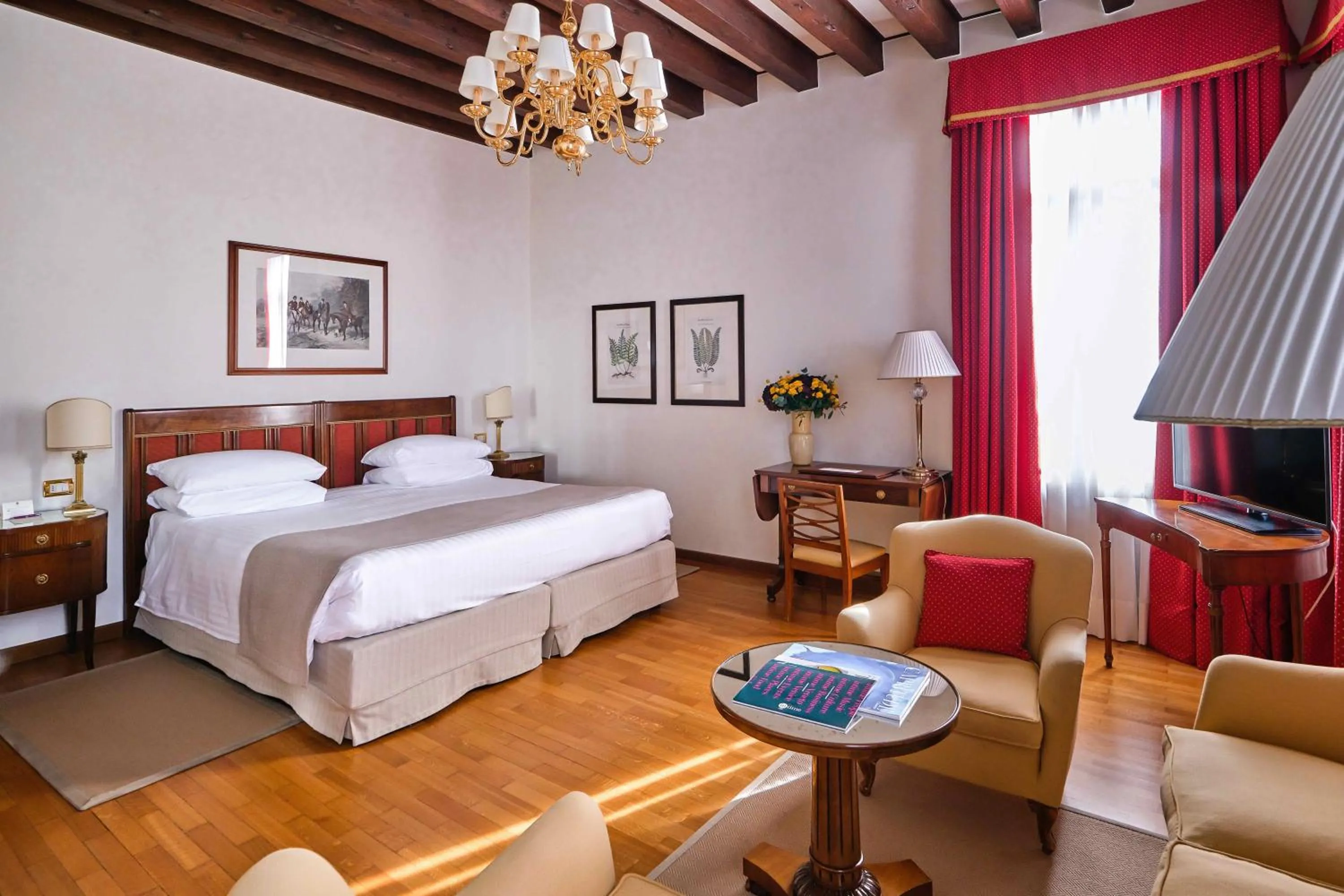 Bedroom, Bed in Hotel Villa Cipriani