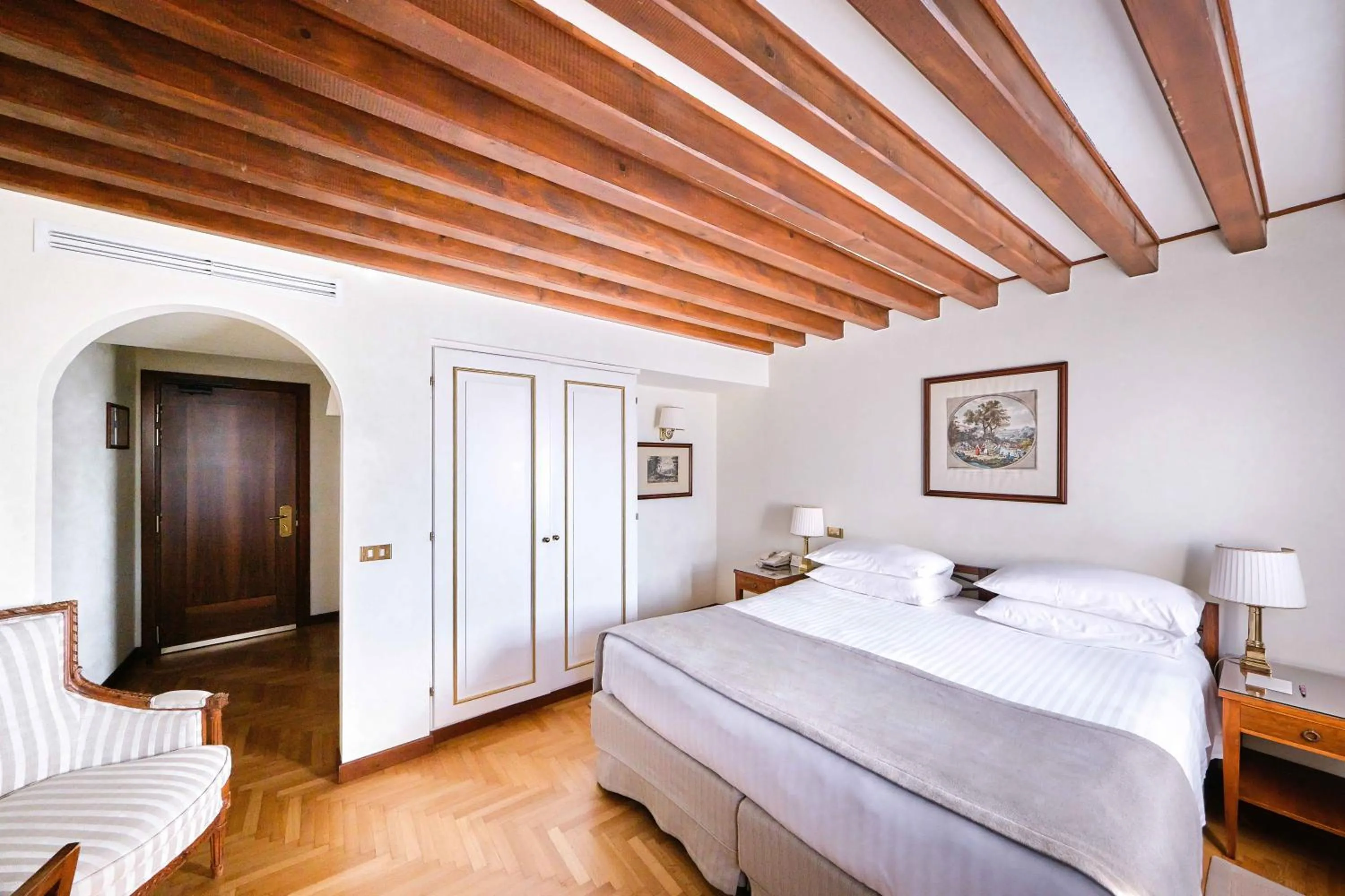 Photo of the whole room, Bed in Hotel Villa Cipriani