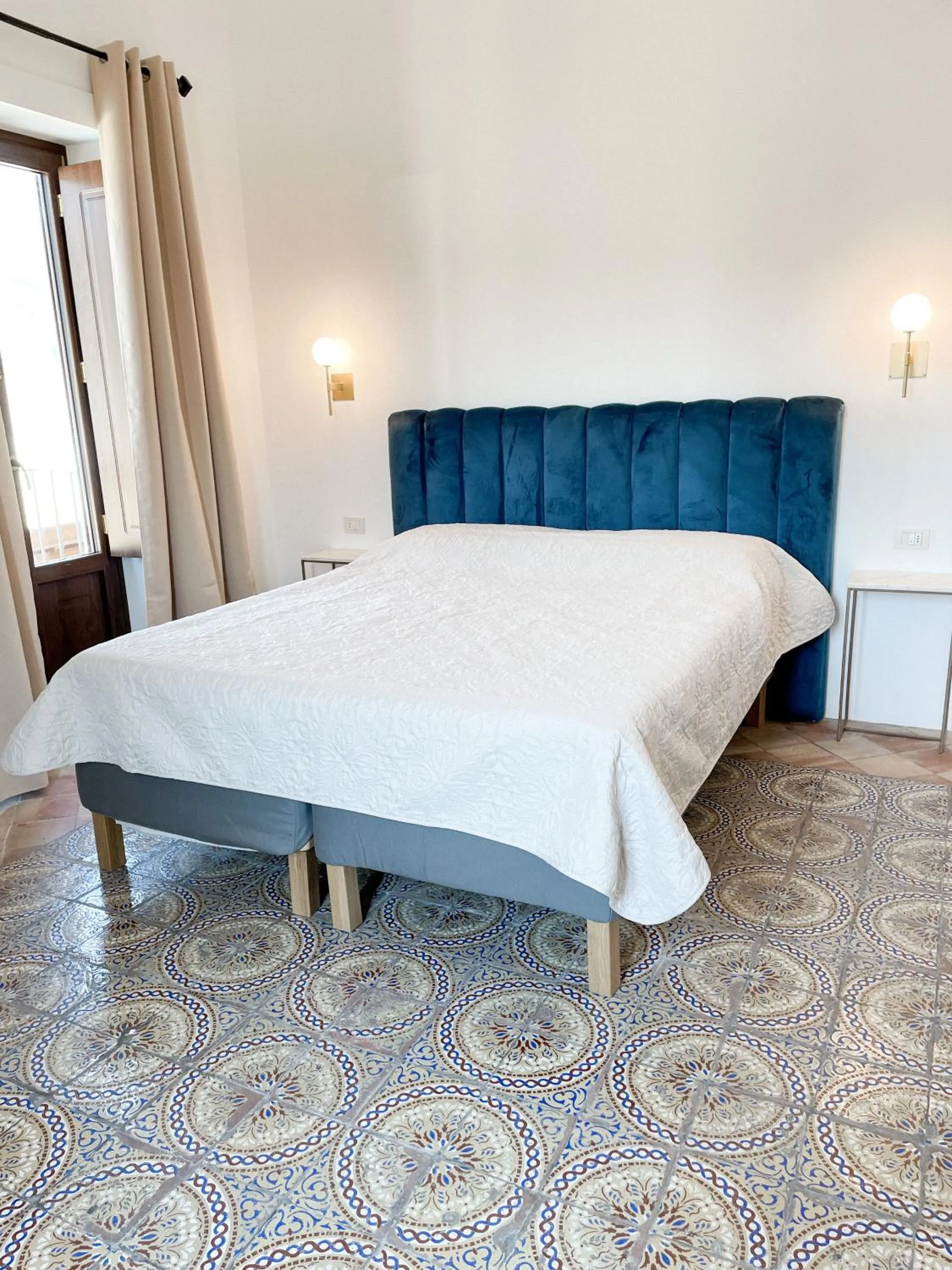 Photo of the whole room, Bed in B&B Faraglione