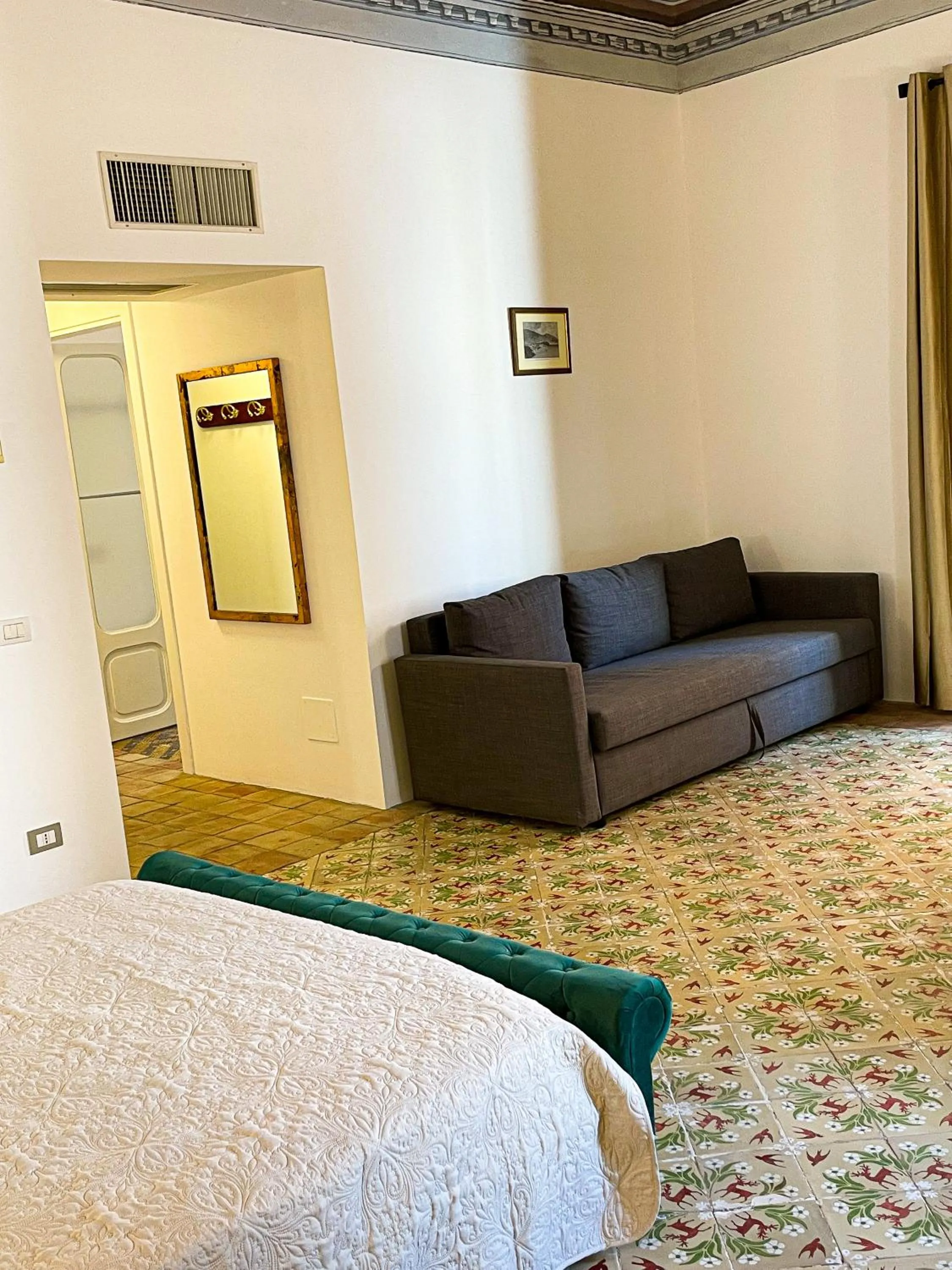 Living room, Bed in B&B Faraglione