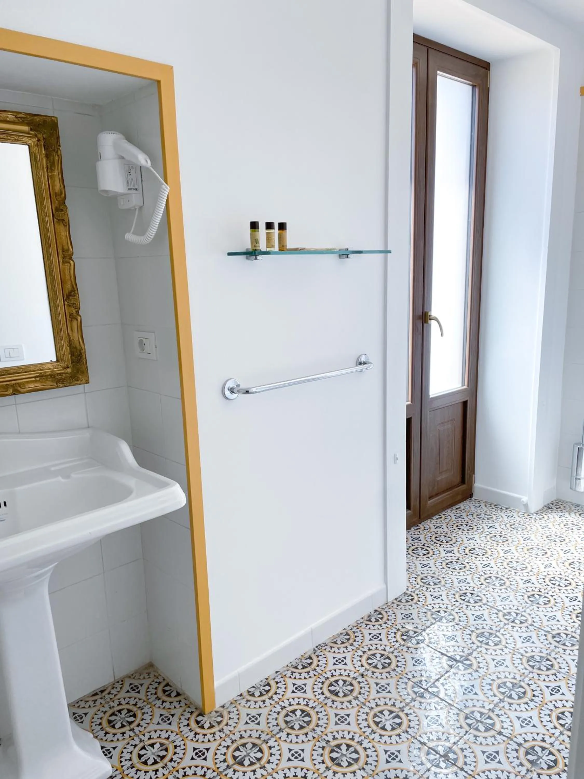 Bathroom in B&B Faraglione