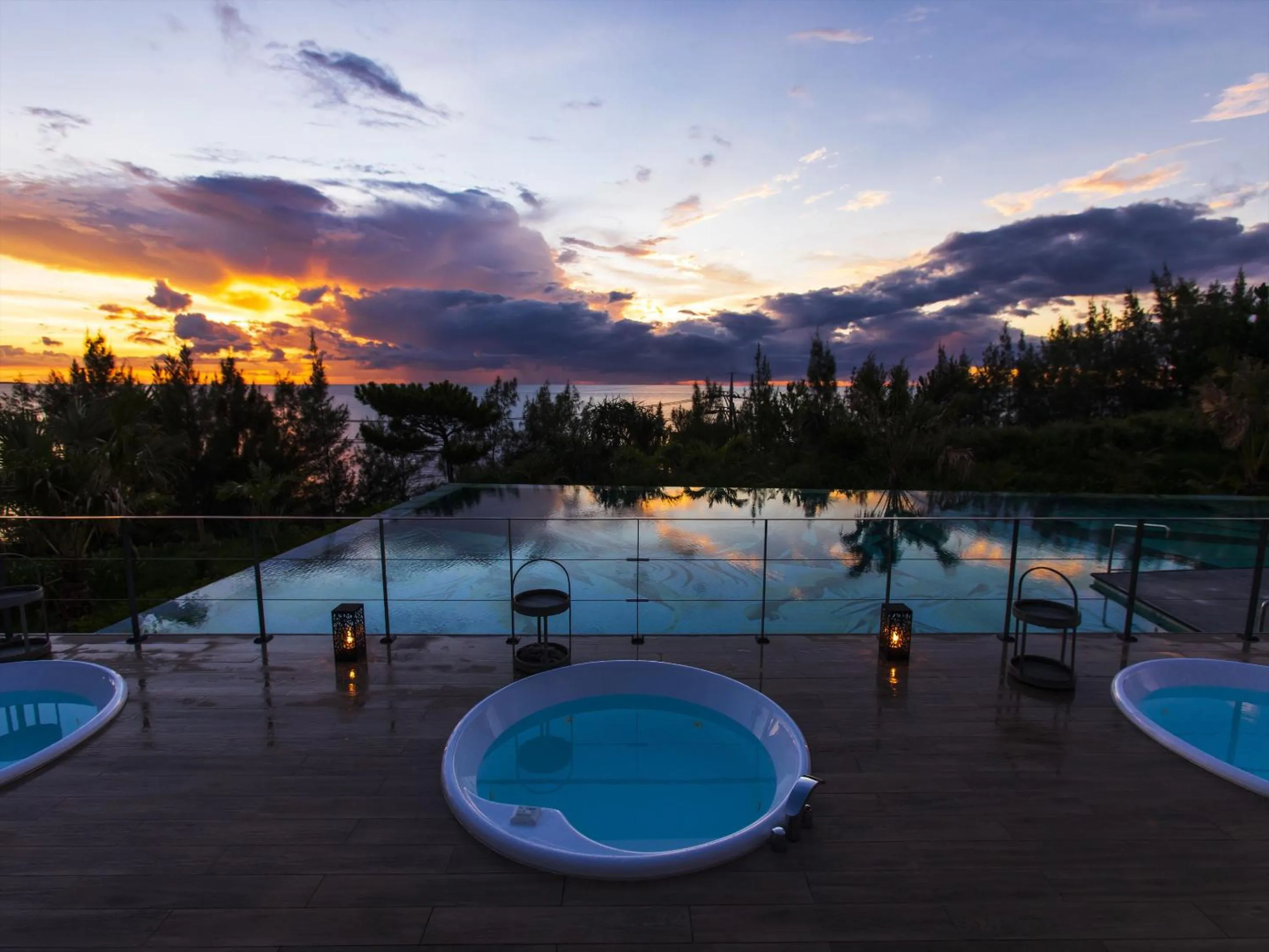 Sunset in AQUASENSE Hotel & Resort