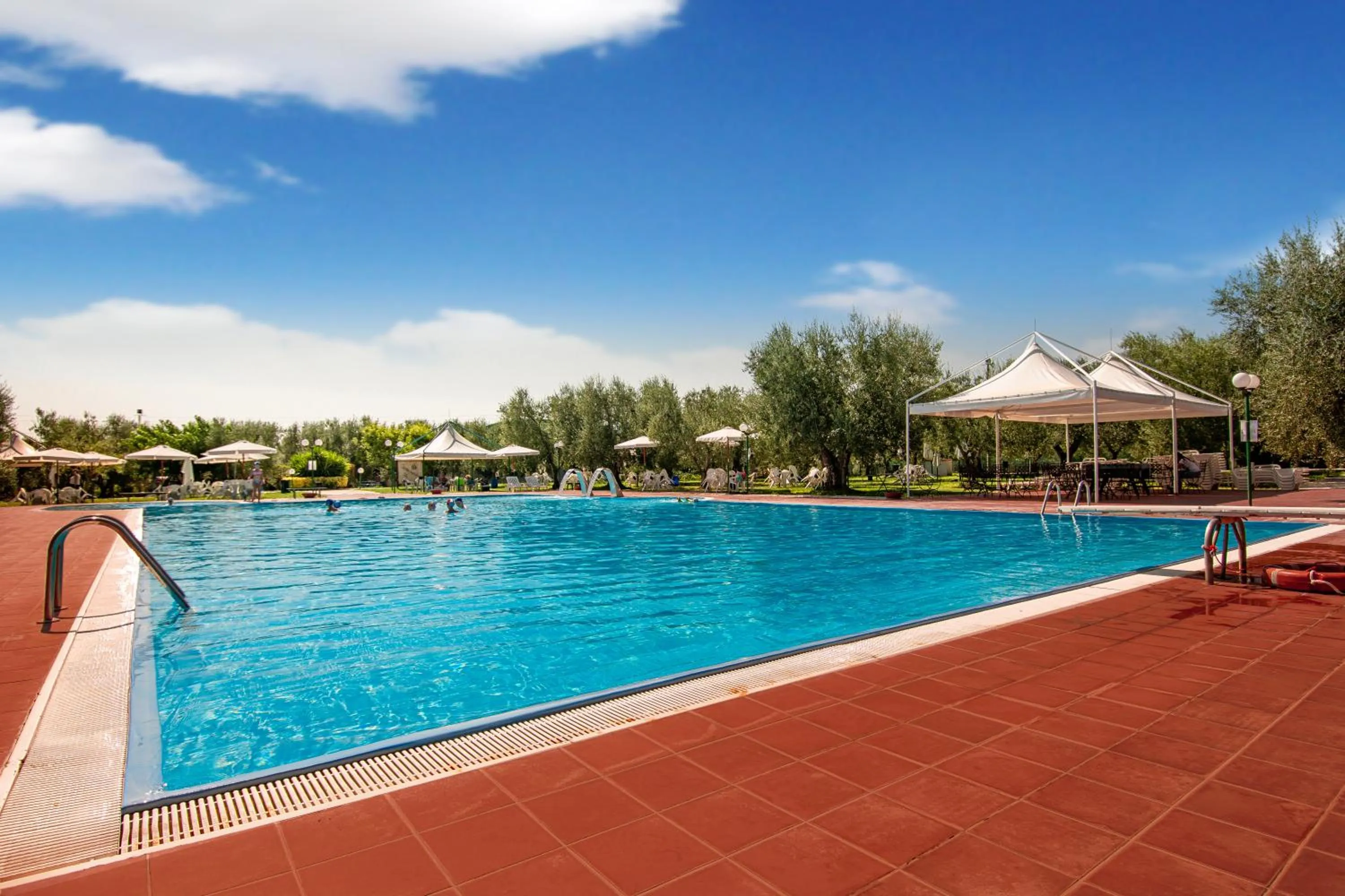 Swimming pool in Giardino Degli Ulivi Resort Masseria