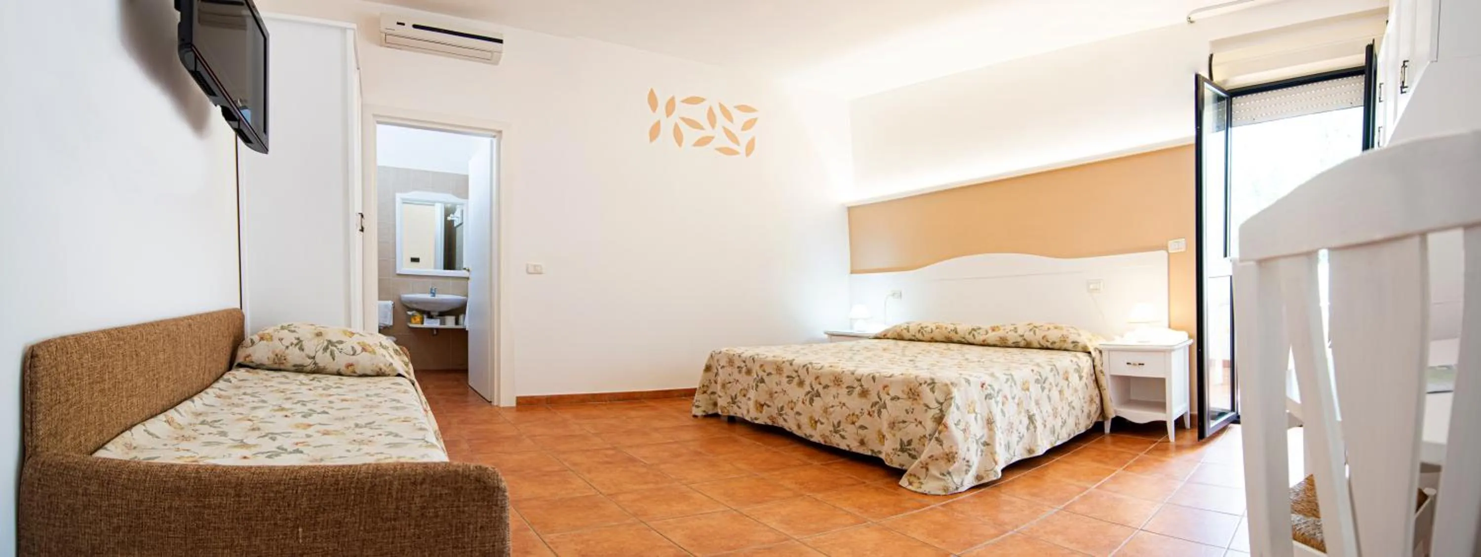 Photo of the whole room in Giardino Degli Ulivi Resort Masseria