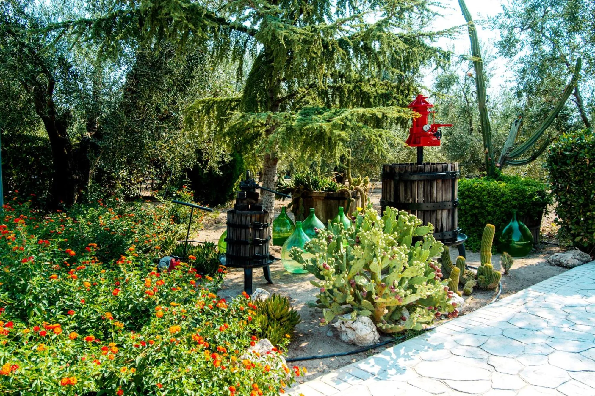 Decorative detail in Giardino Degli Ulivi Resort Masseria