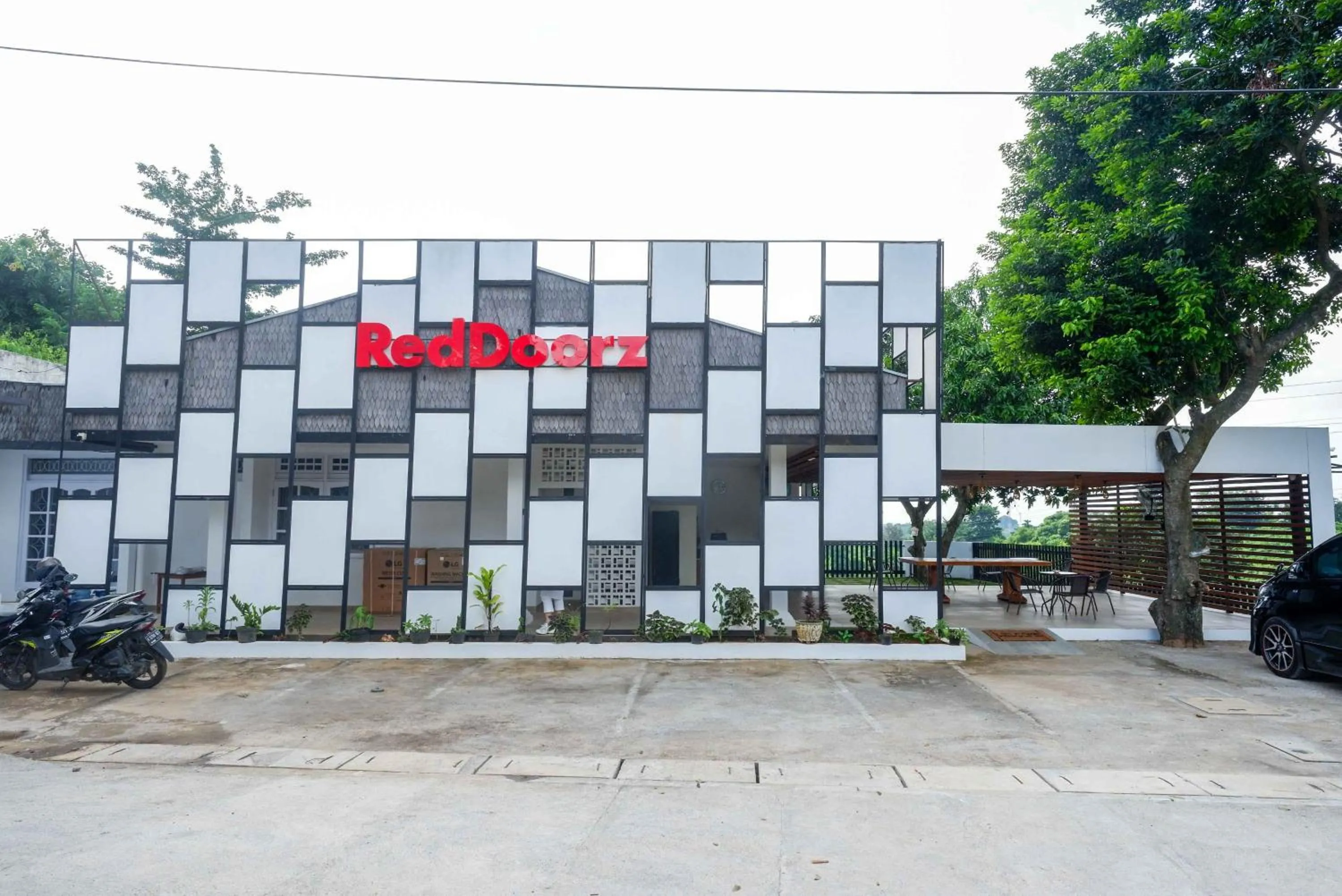 RedDoorz near Bukitsari Semarang