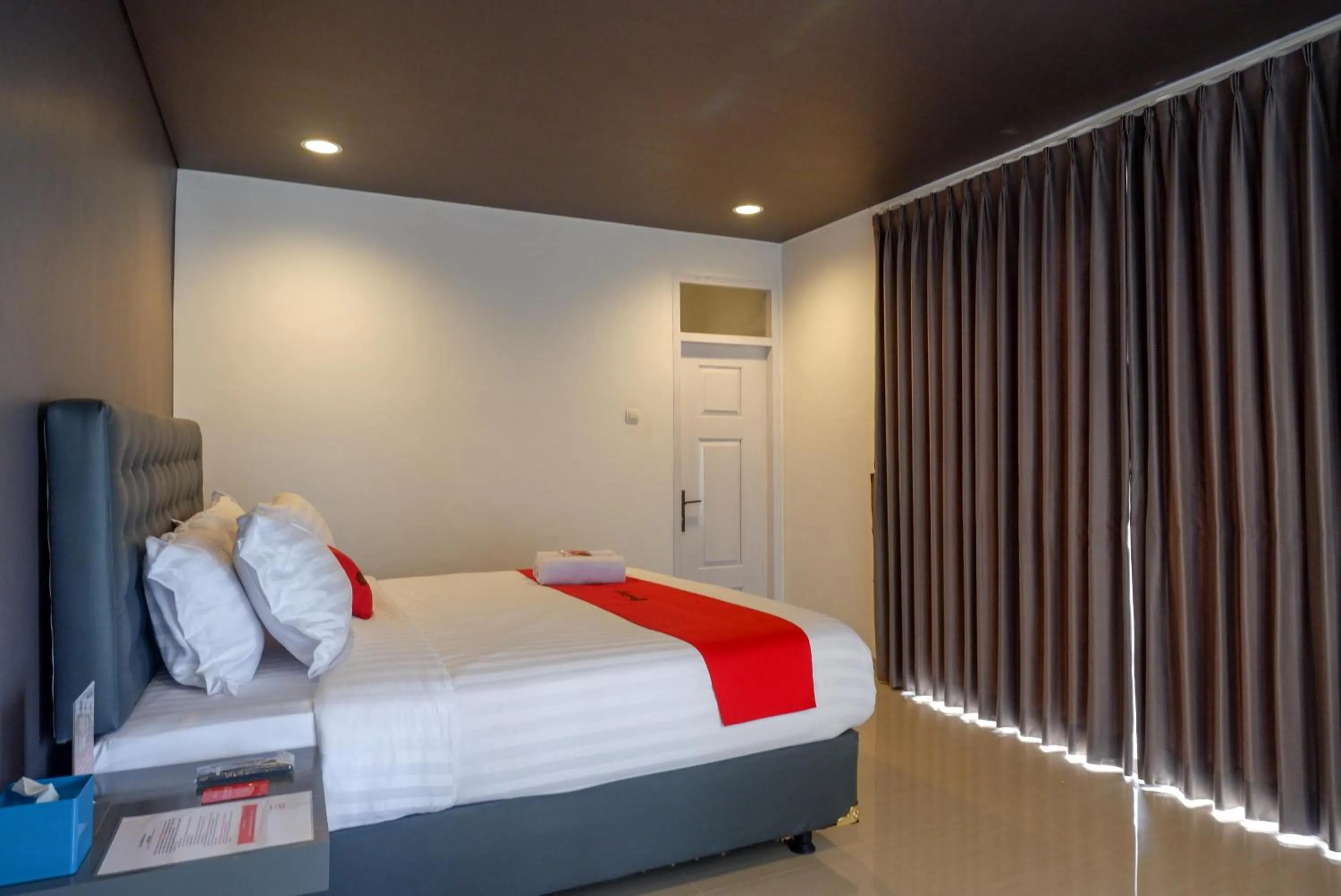 Bed in RedDoorz near Bukitsari Semarang