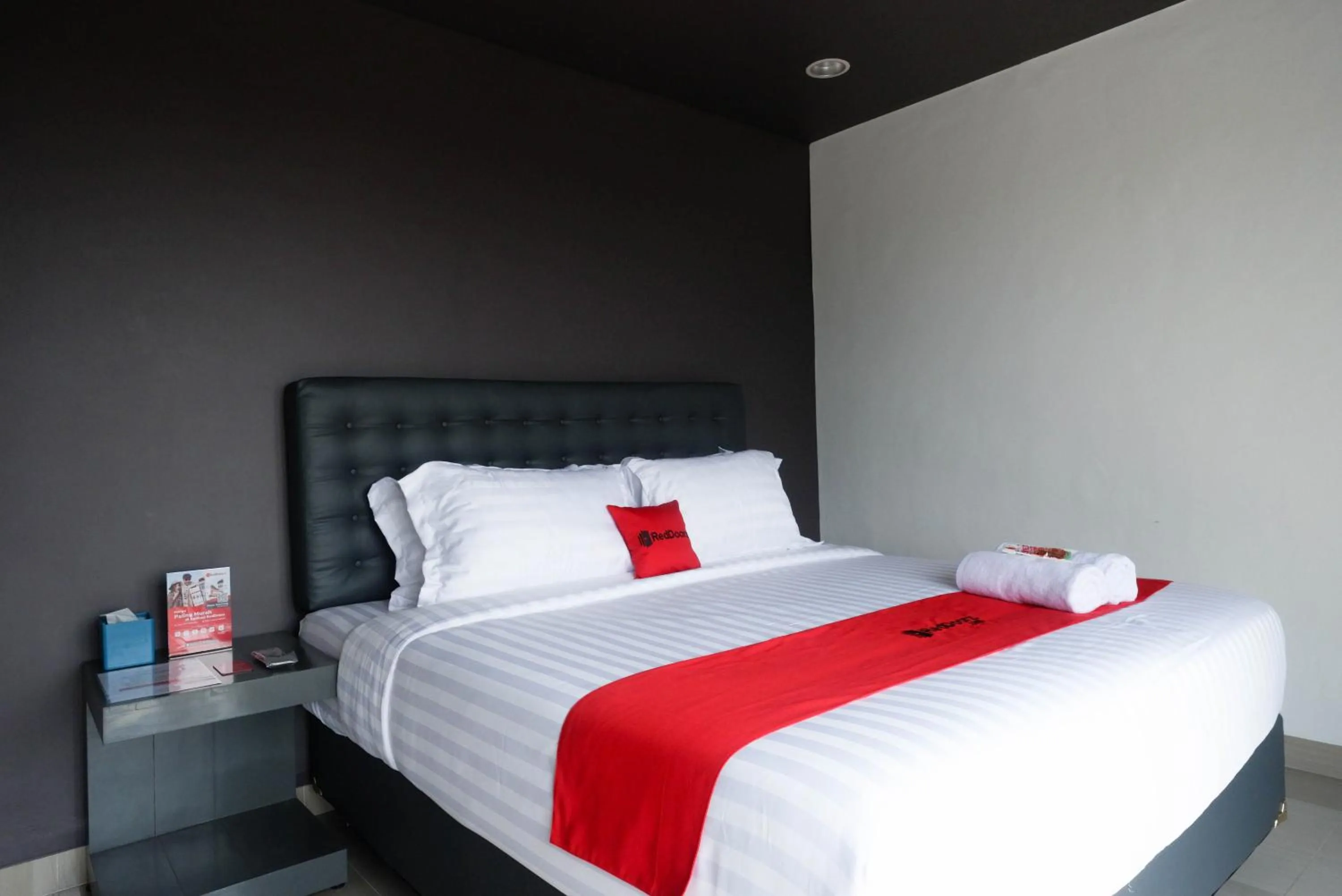 Bed in RedDoorz near Bukitsari Semarang