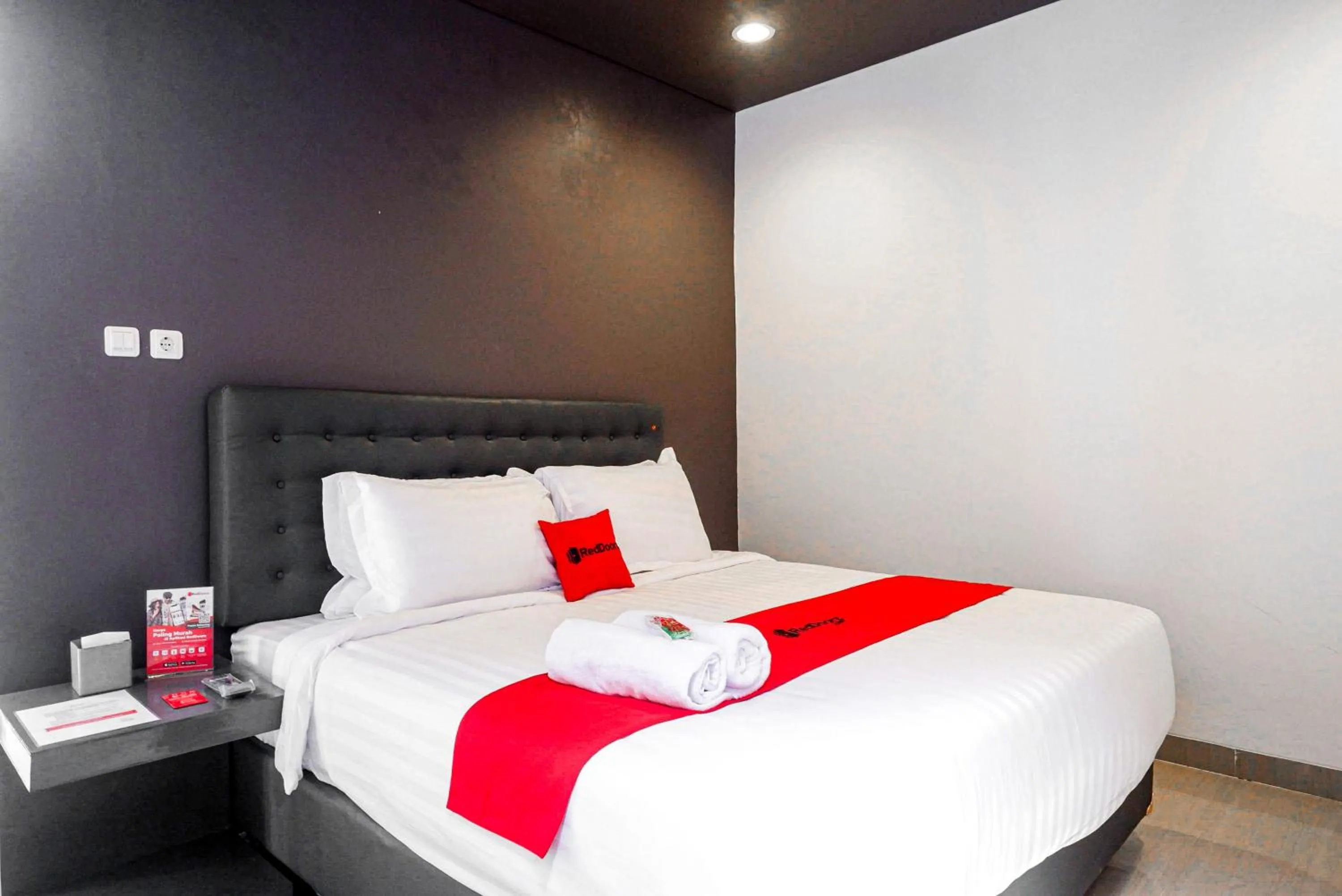 Bedroom, Bed in RedDoorz near Bukitsari Semarang