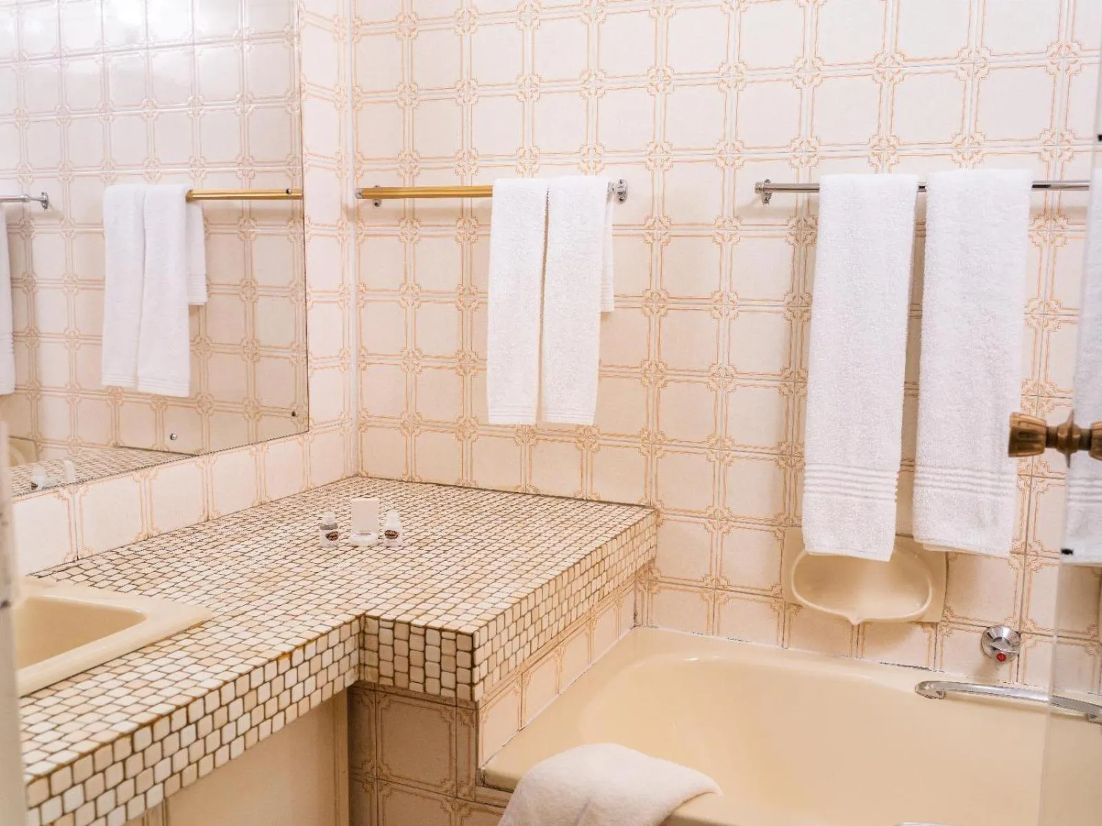 Bathroom in Ngwenya City Hotel