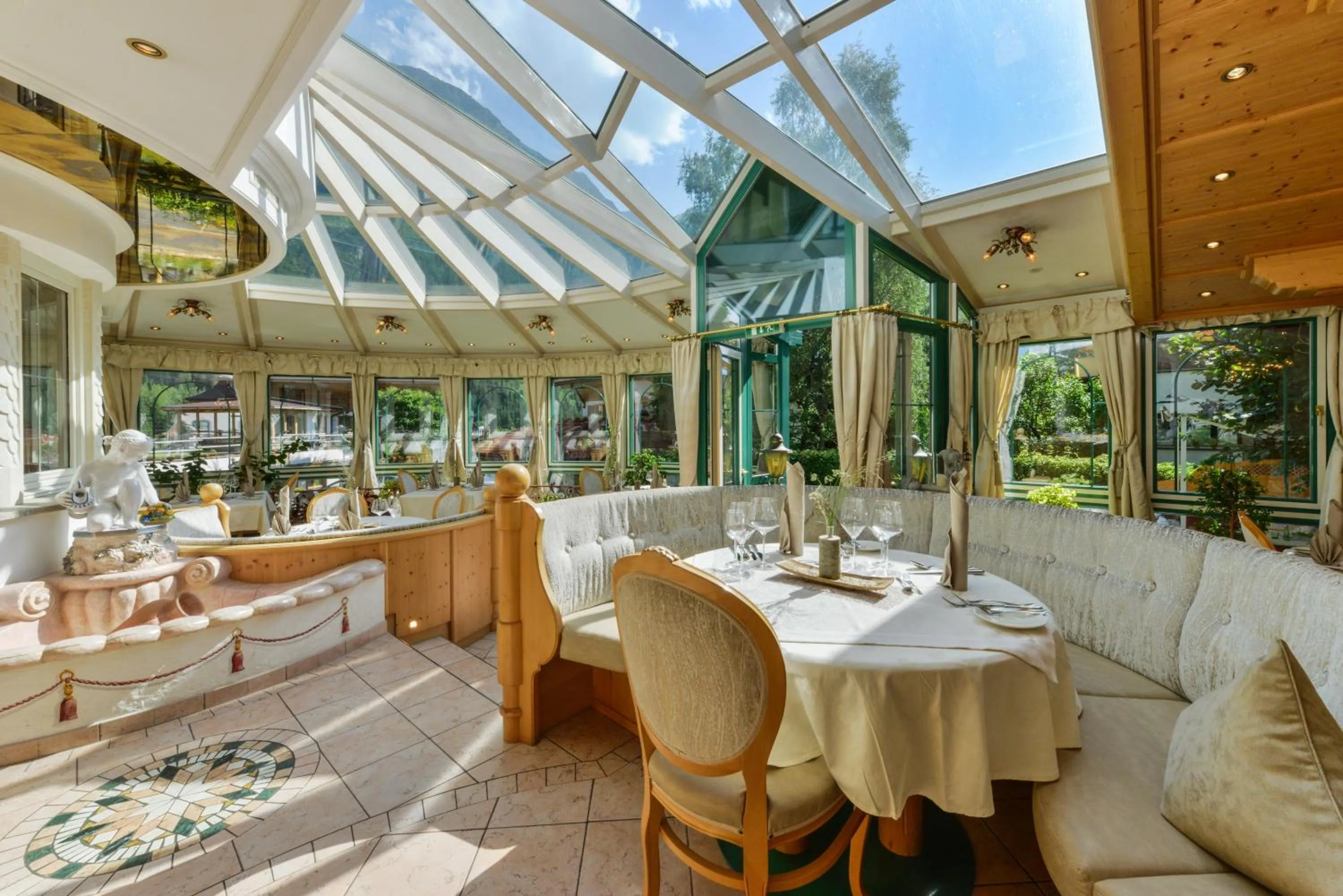 Restaurant/places to eat in Apart Lech