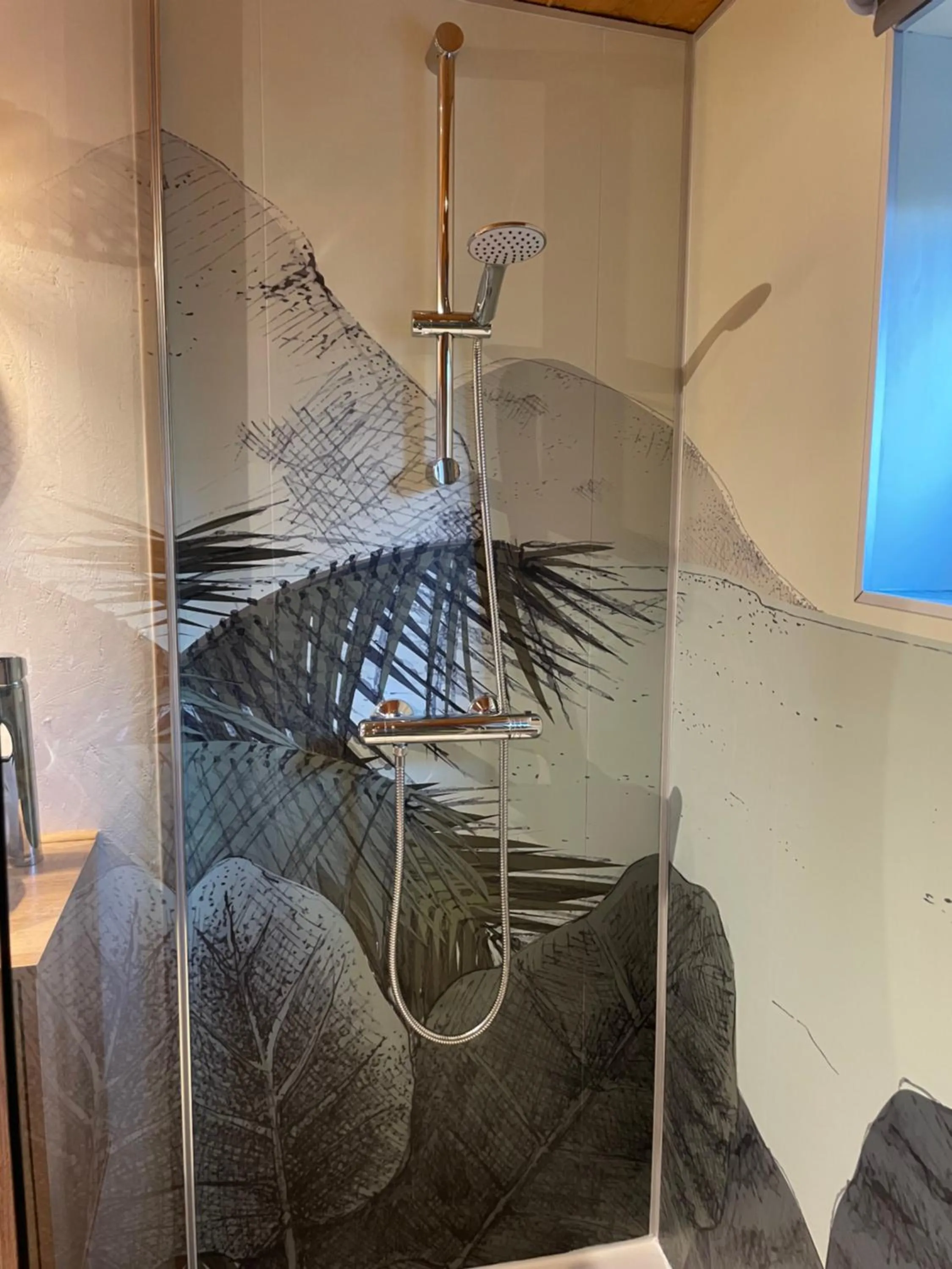 Shower in Péniche Le Pescalune - Chambre d'hôtes