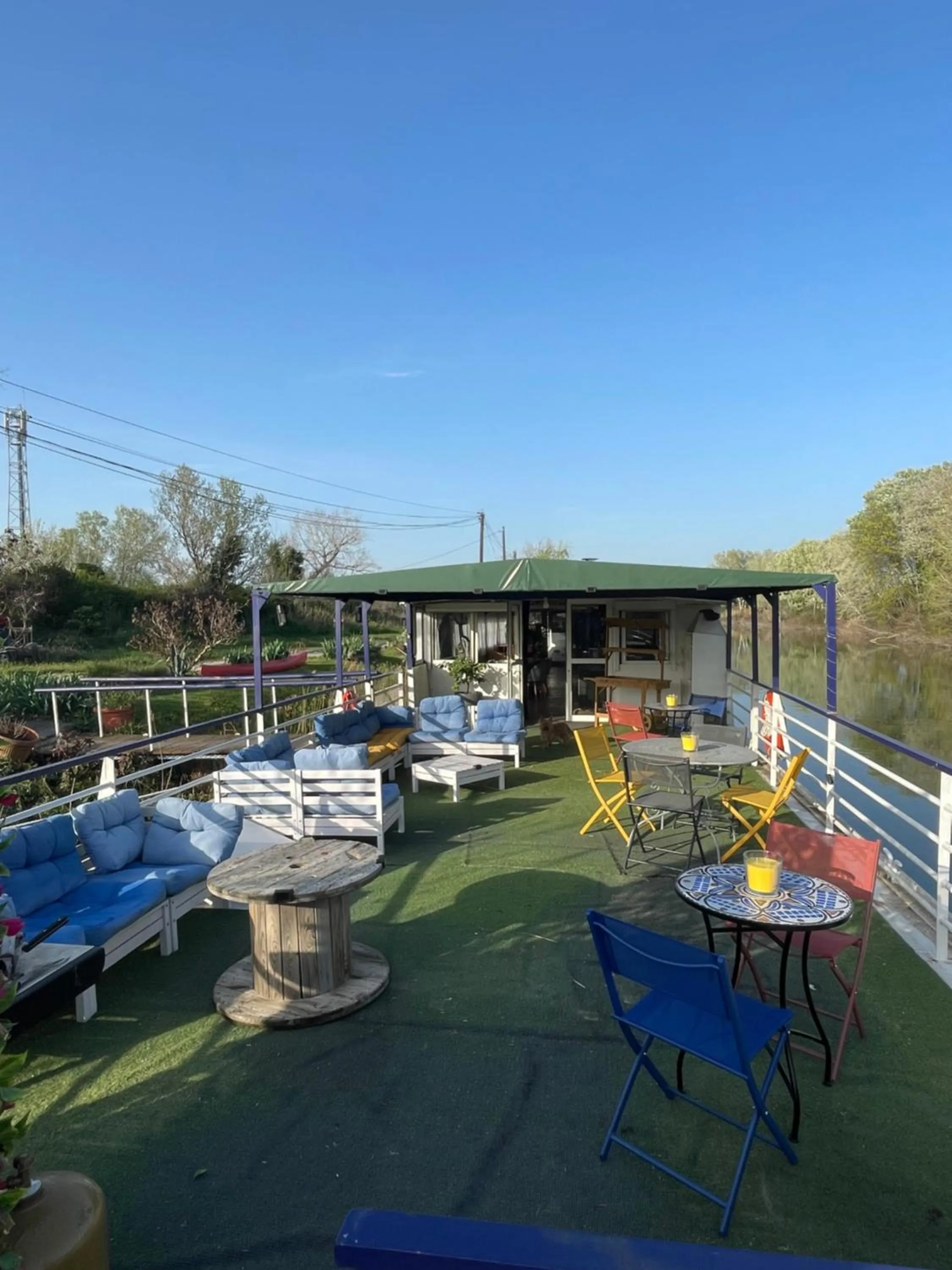 Property building in Péniche Le Pescalune - Chambre d'hôtes