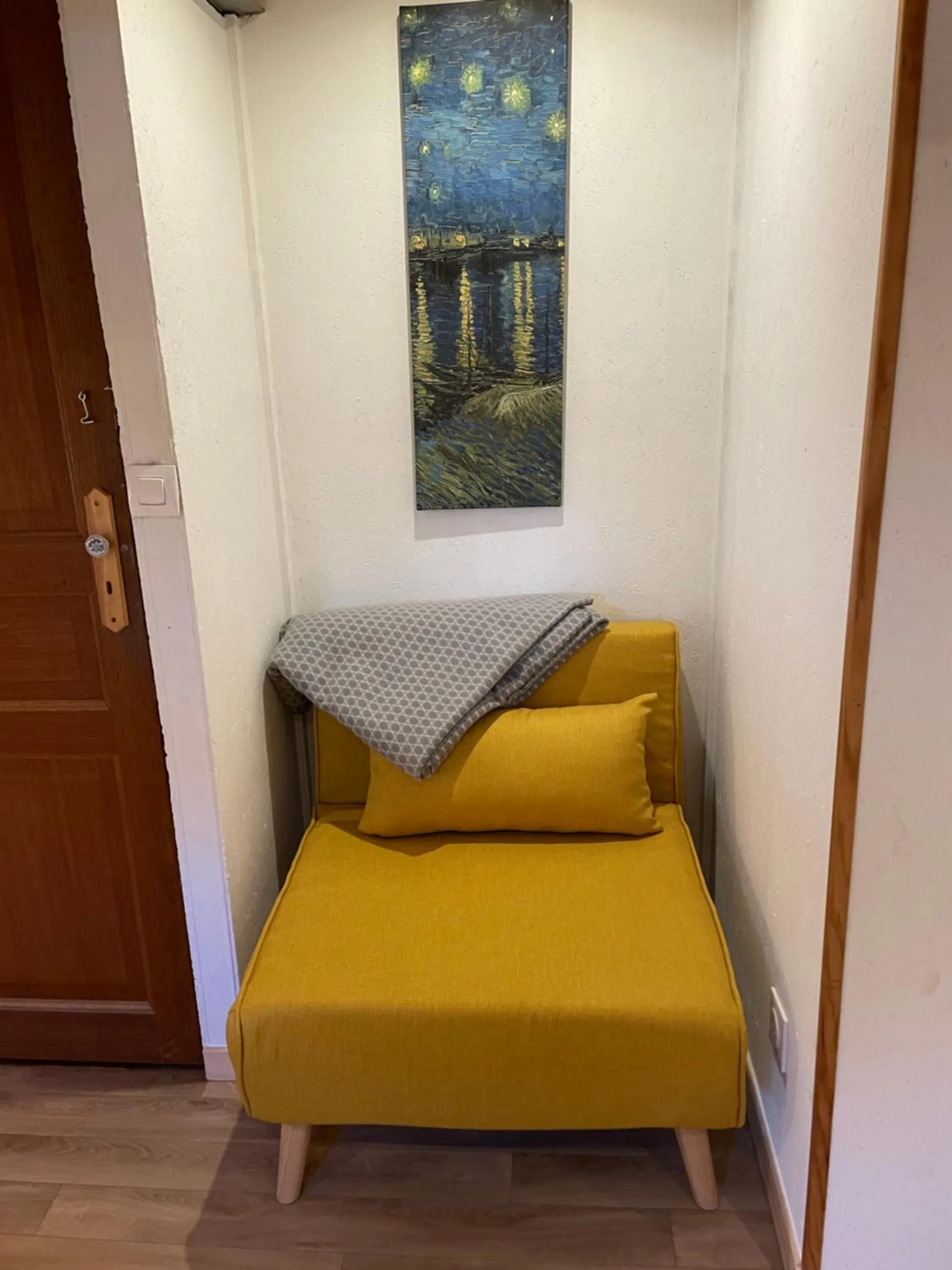 Seating area in Péniche Le Pescalune - Chambre d'hôtes