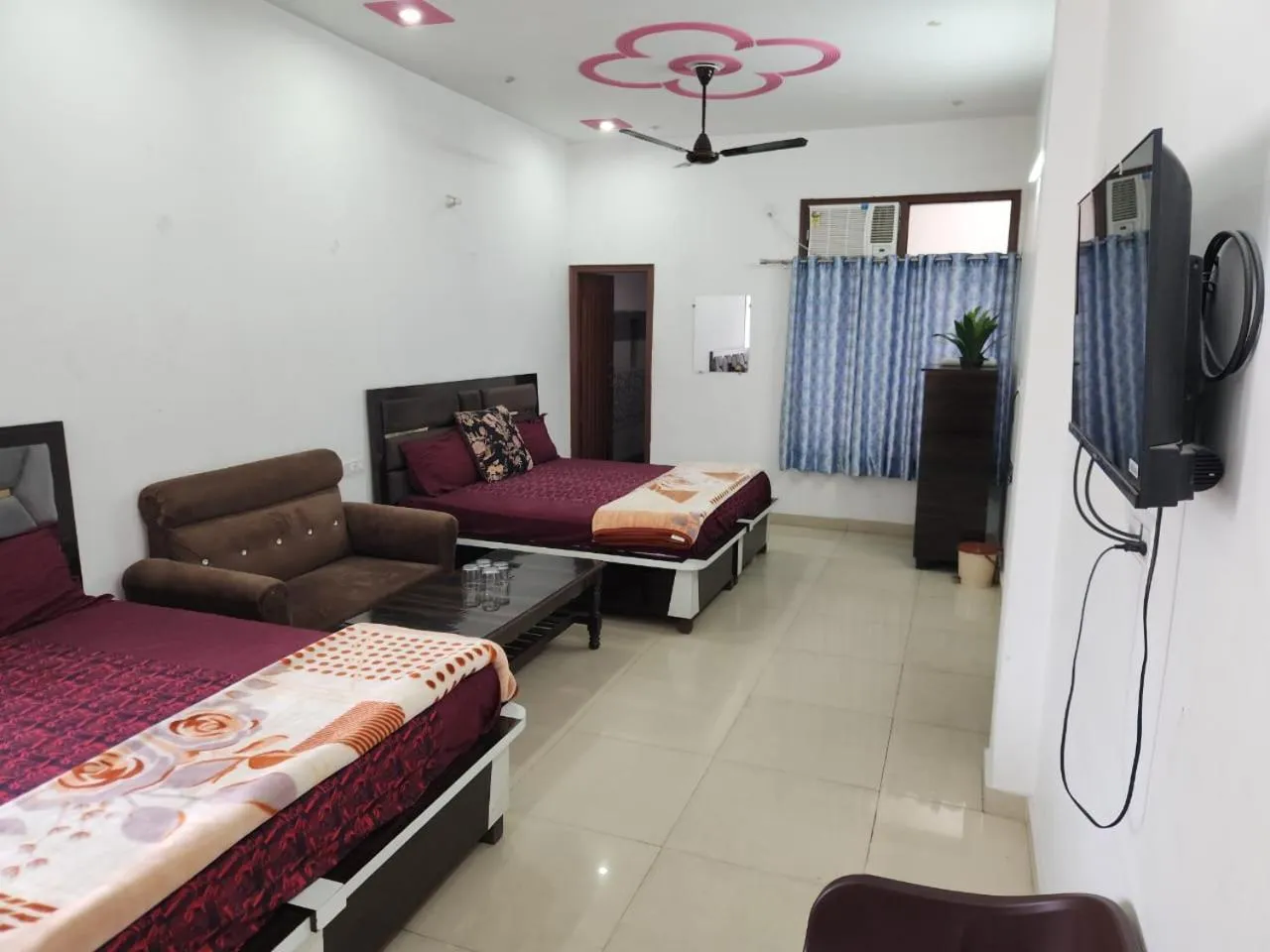 Bedroom, Bed in Roop Niwas