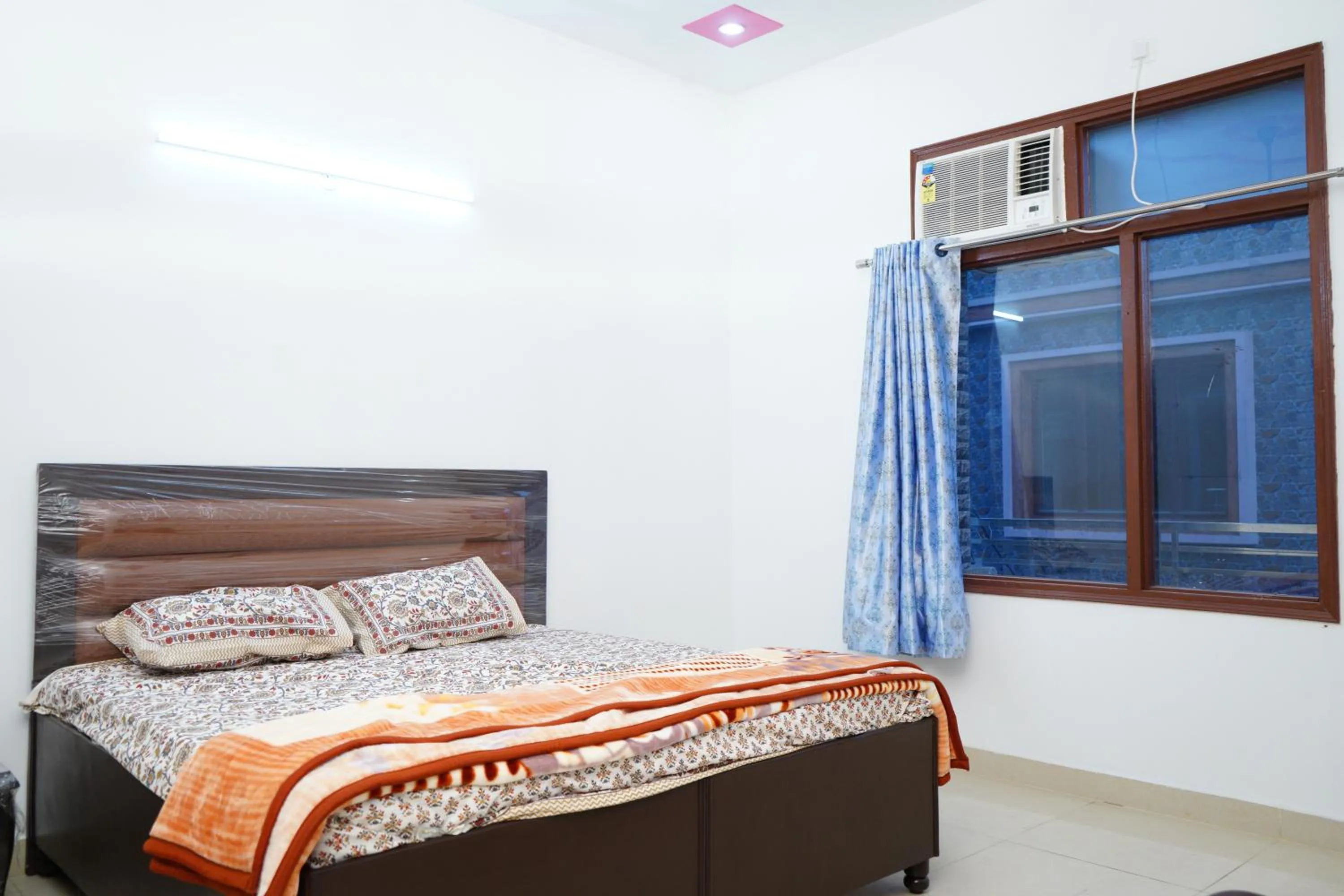 Bedroom, Bed in Roop Niwas