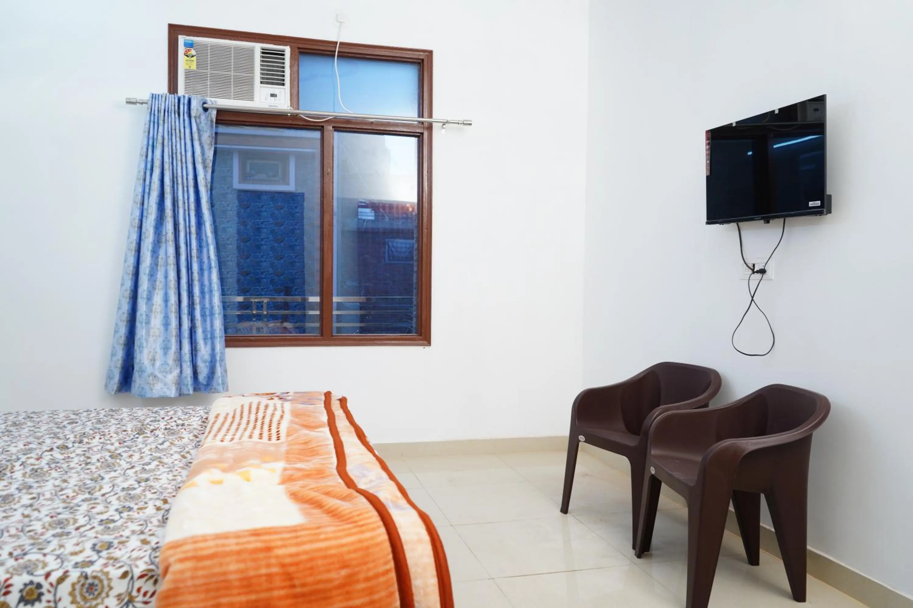 Property building, Bed in Roop Niwas