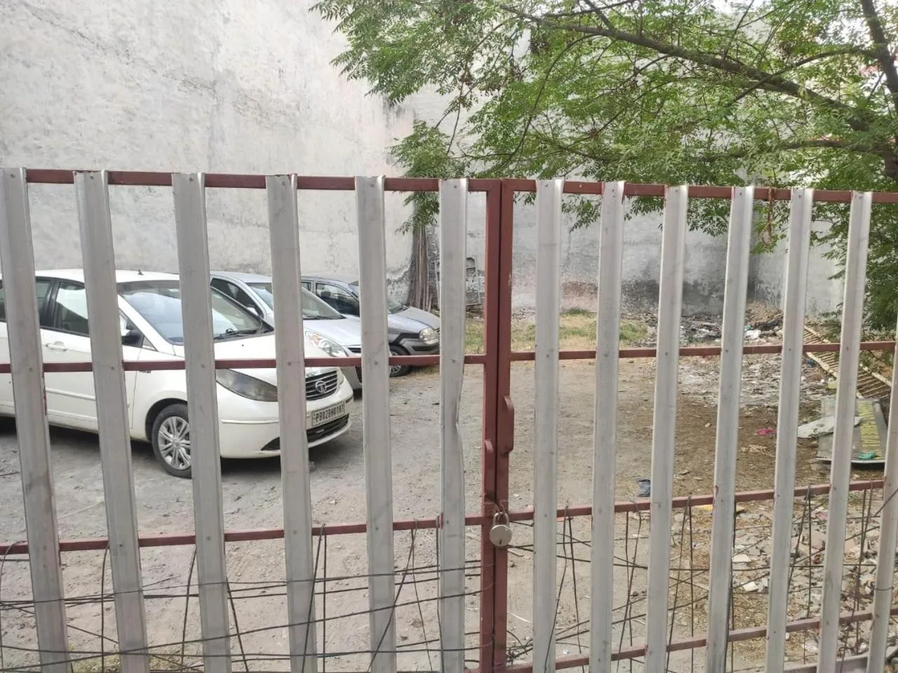 Property building in Roop Niwas