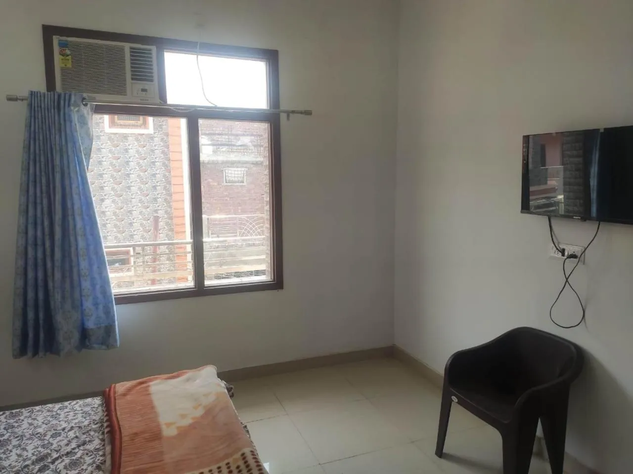 TV and multimedia in Roop Niwas