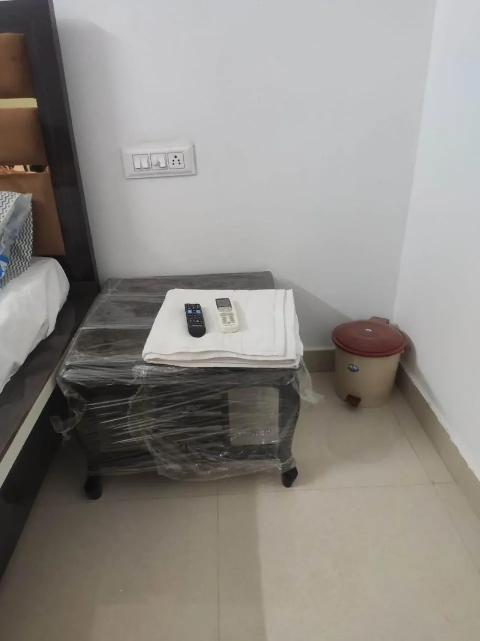 Property building in Roop Niwas