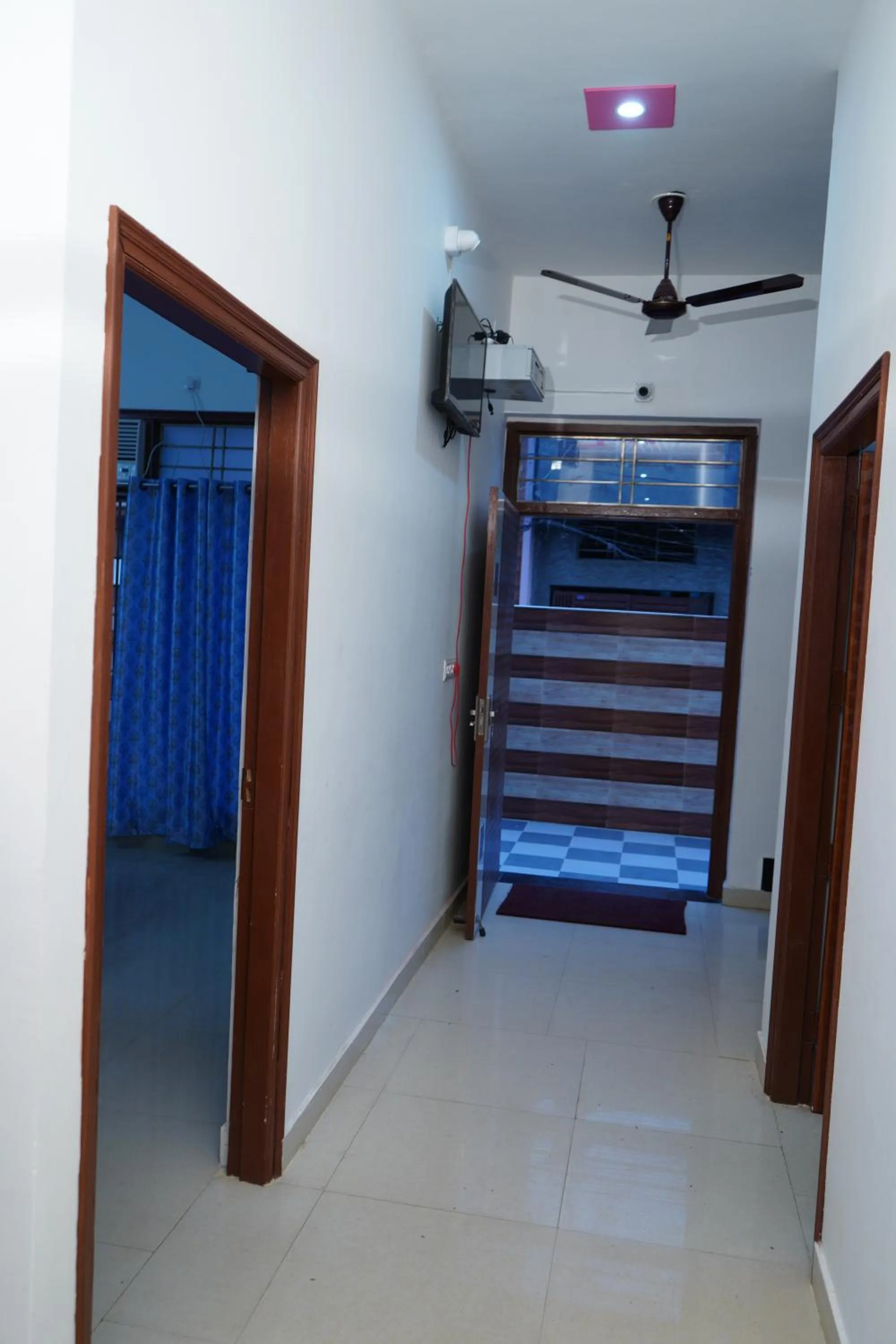 Property building, Bed in Roop Niwas