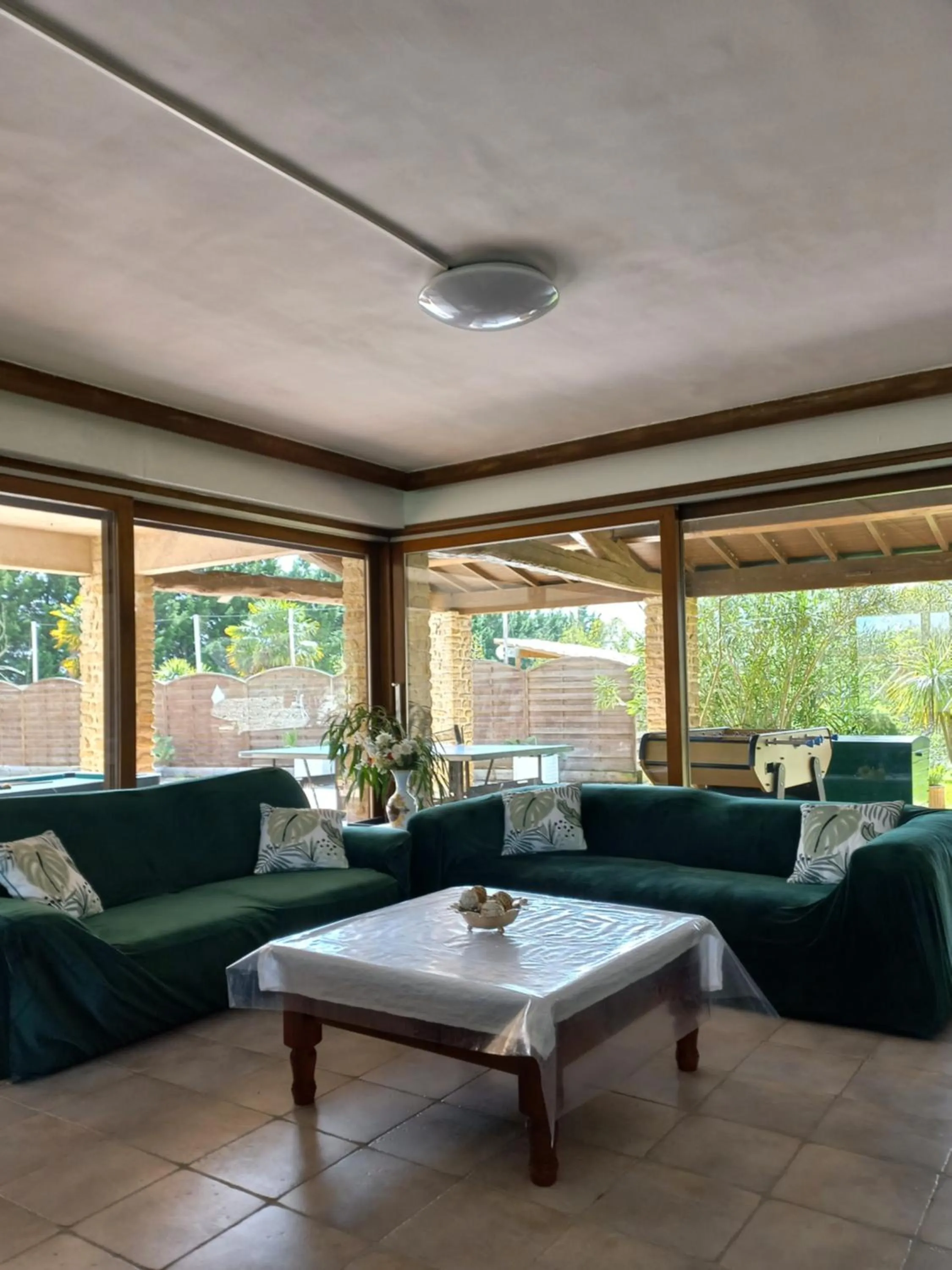 Communal lounge/ TV room in Domaine de Fontsauzine - gîtes et chambre d'hôtes