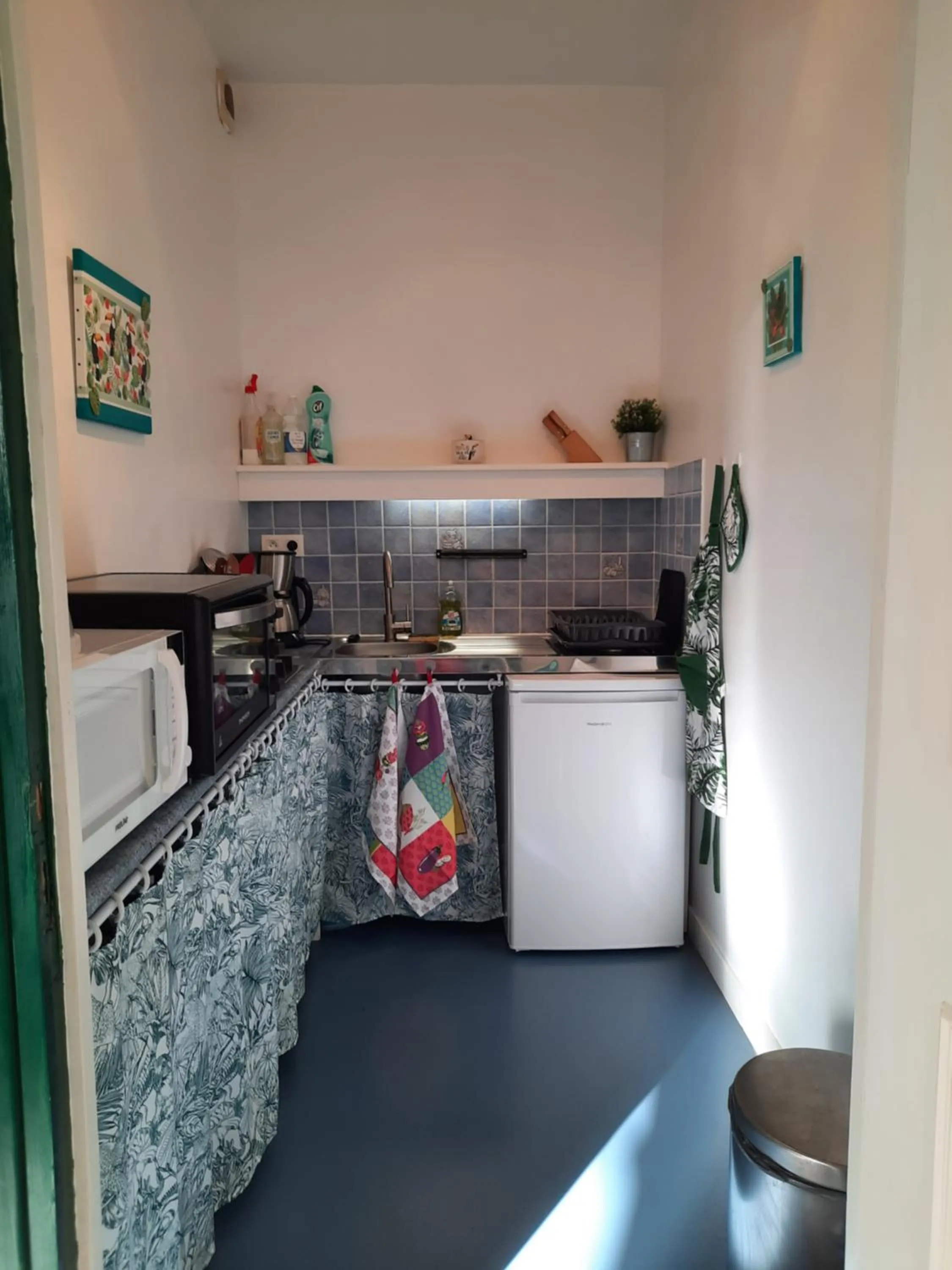 kitchen in Domaine de Fontsauzine - gîtes et chambre d'hôtes