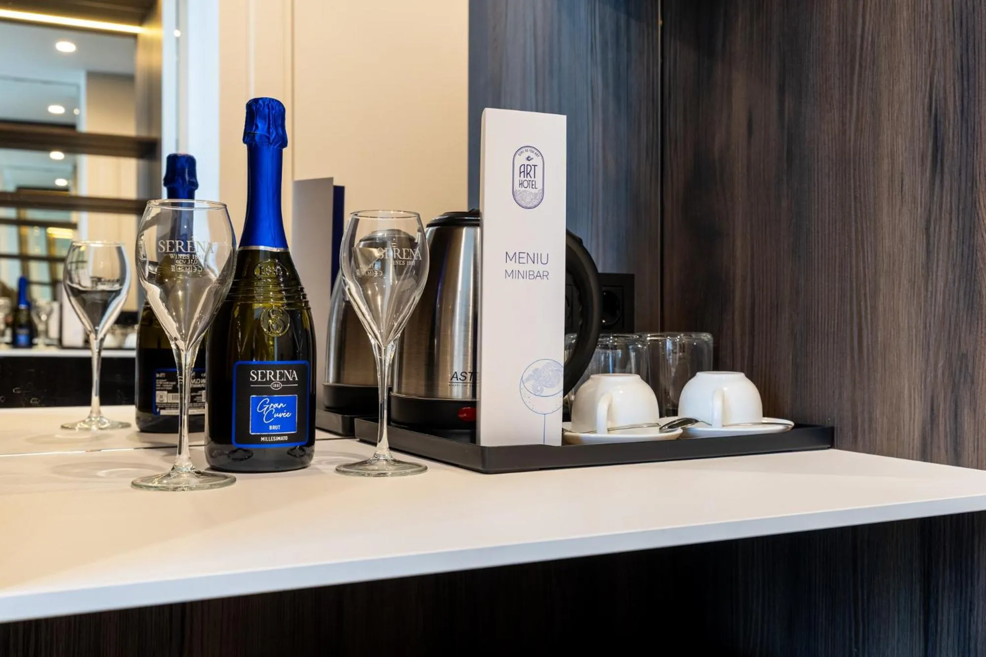 Coffee/tea facilities in Art Hotel