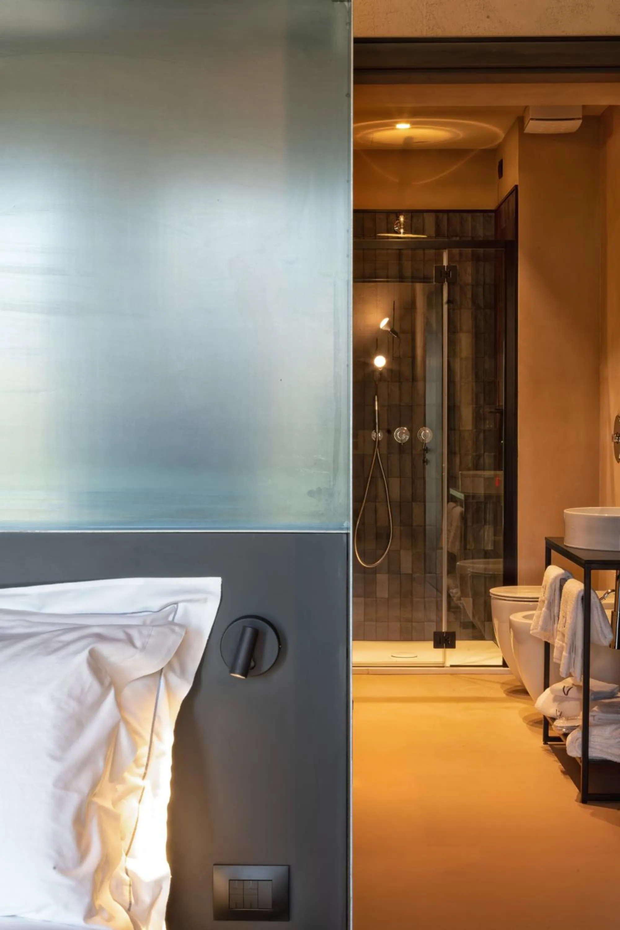 Decorative detail, Bed in I Vivai