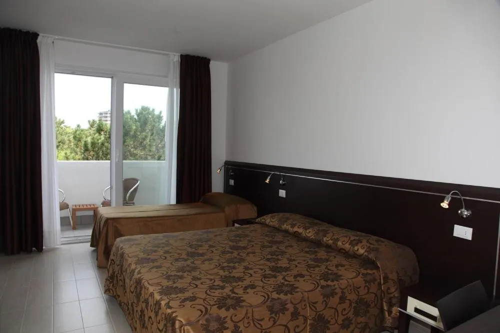 Photo of the whole room, Bed in Hotel Bellevue