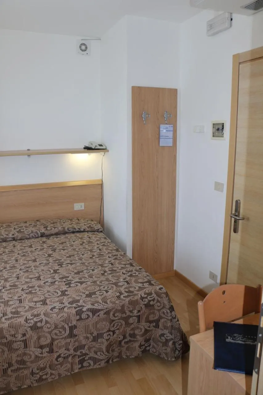 Bedroom, Bed in Hotel Bellevue