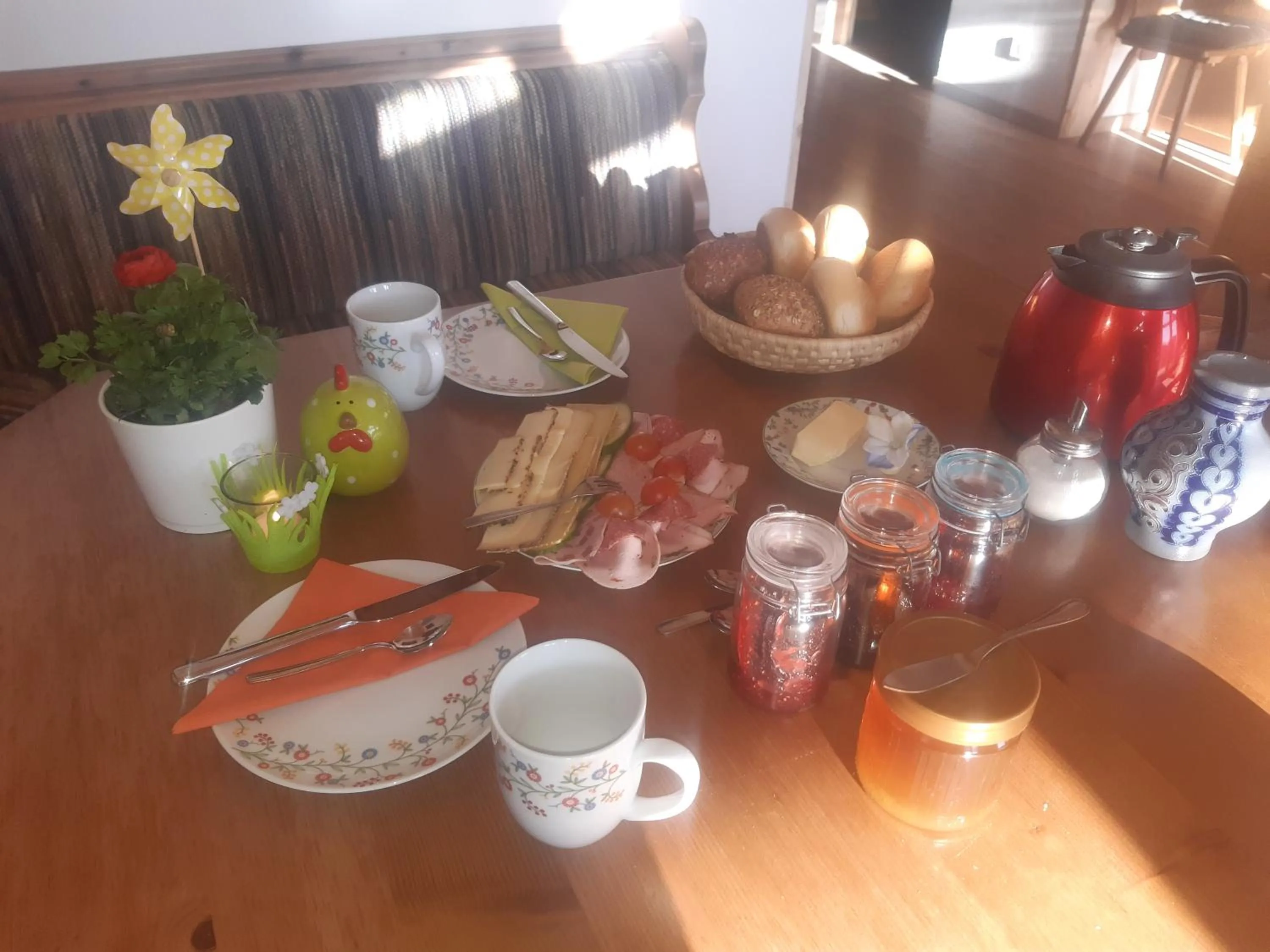 Food and drinks in Ferienhof Müller Vorderburg