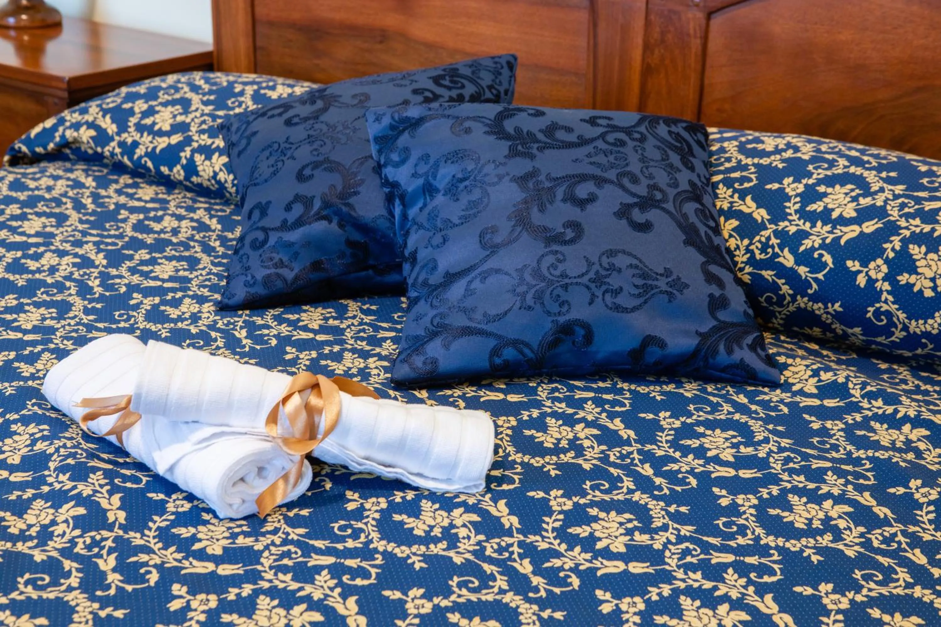Decorative detail, Bed in Hotel Il Cavalier D'Arpino