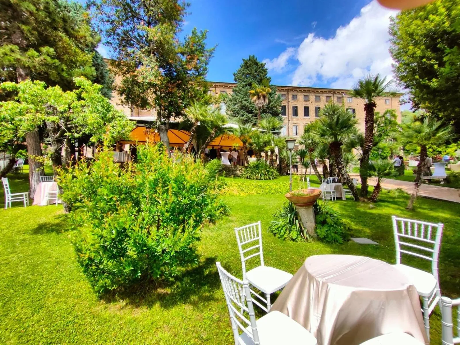 Garden in Hotel Il Cavalier D'Arpino