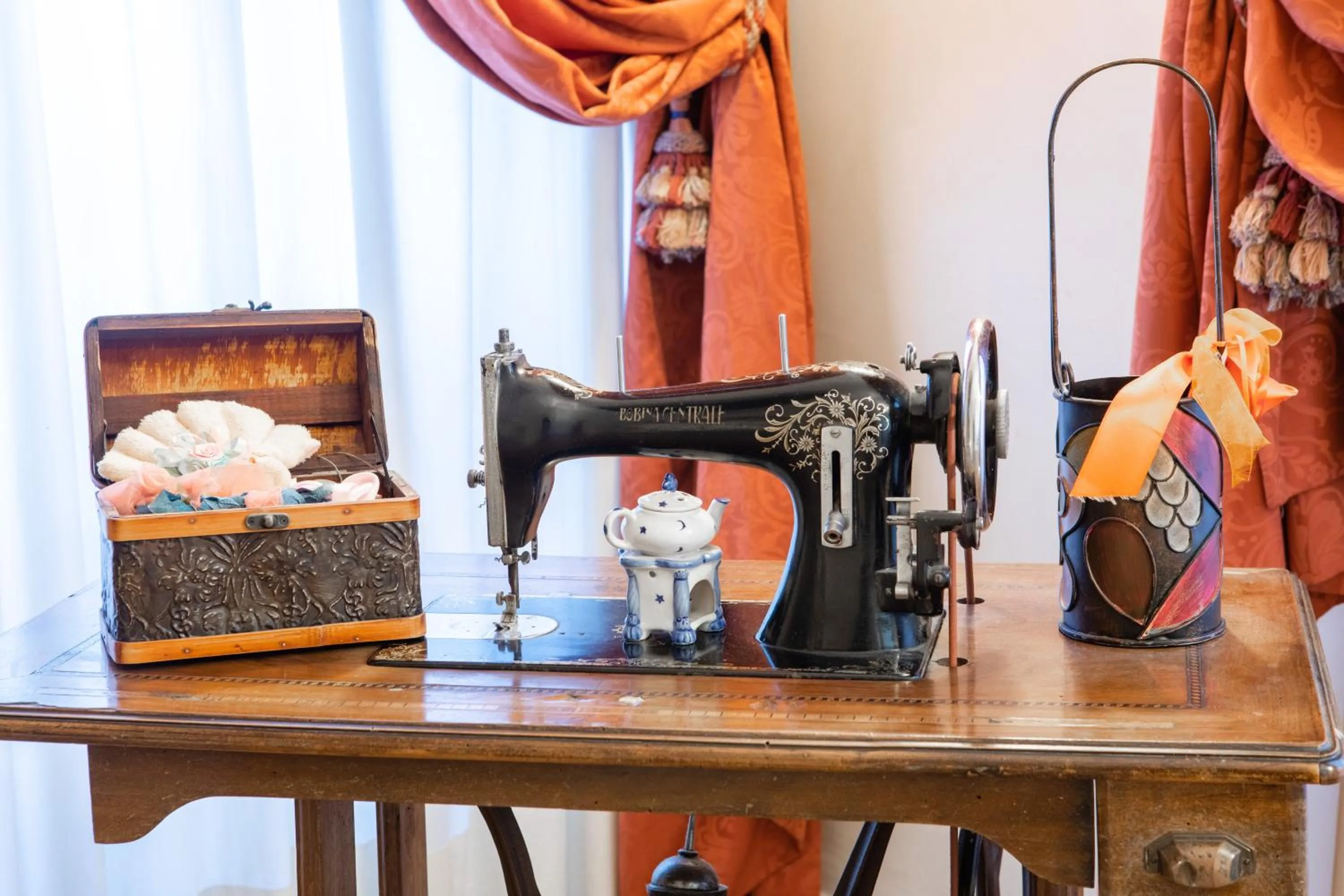 Decorative detail in Hotel Il Cavalier D'Arpino
