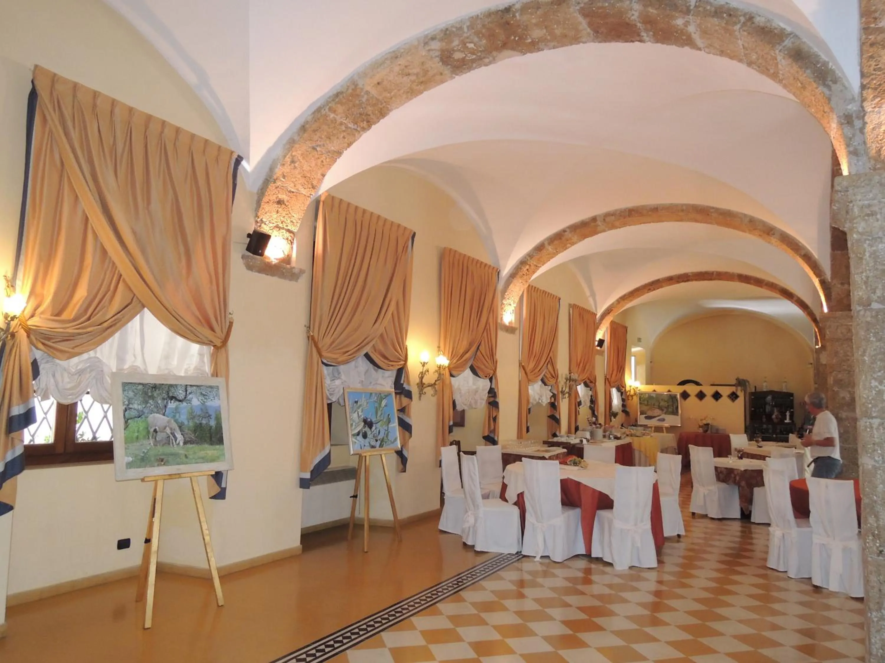 Restaurant/places to eat in Hotel Il Cavalier D'Arpino